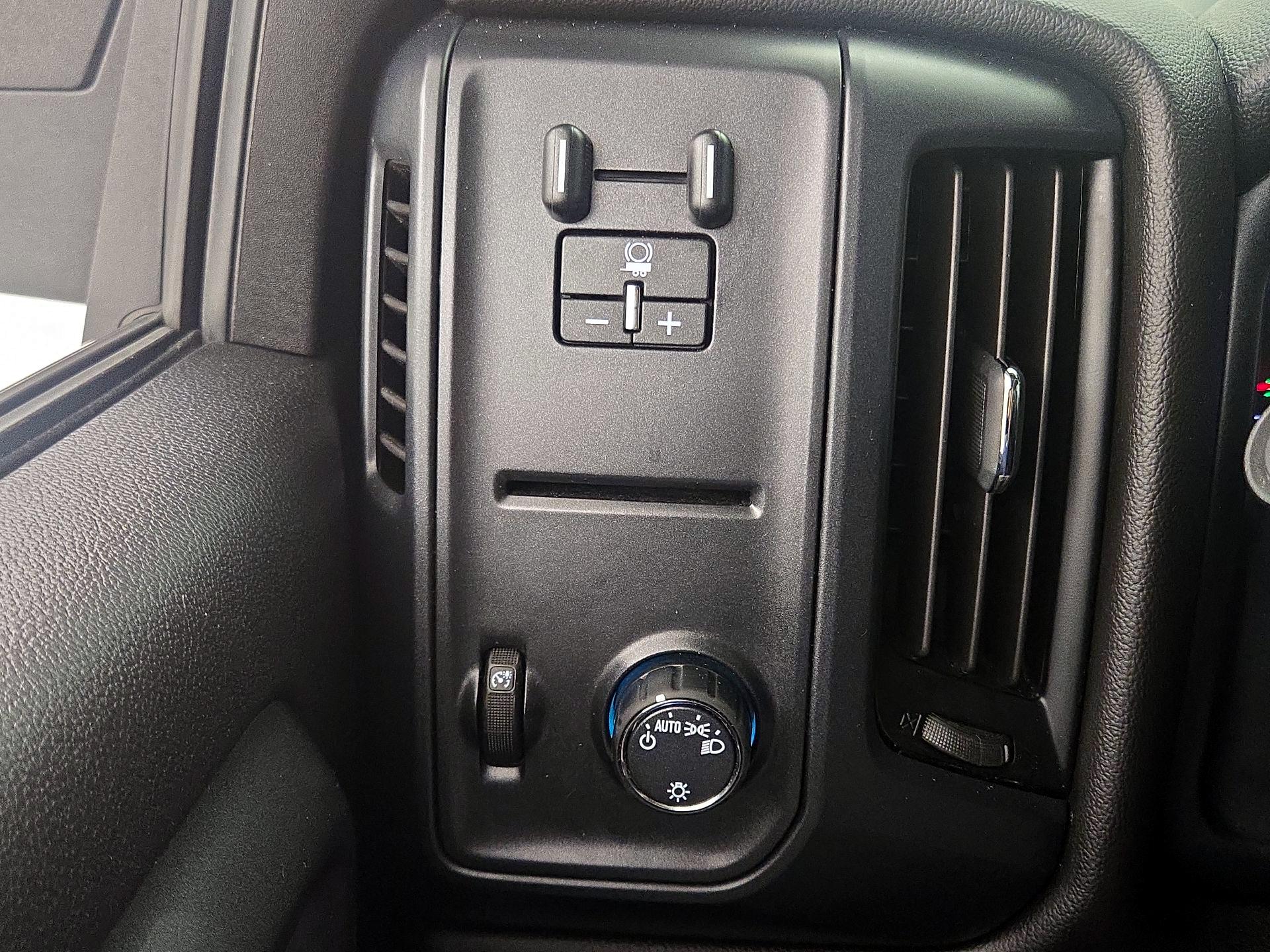 Thumbnail: 2019 Chevrolet Silverado 1500 - 13