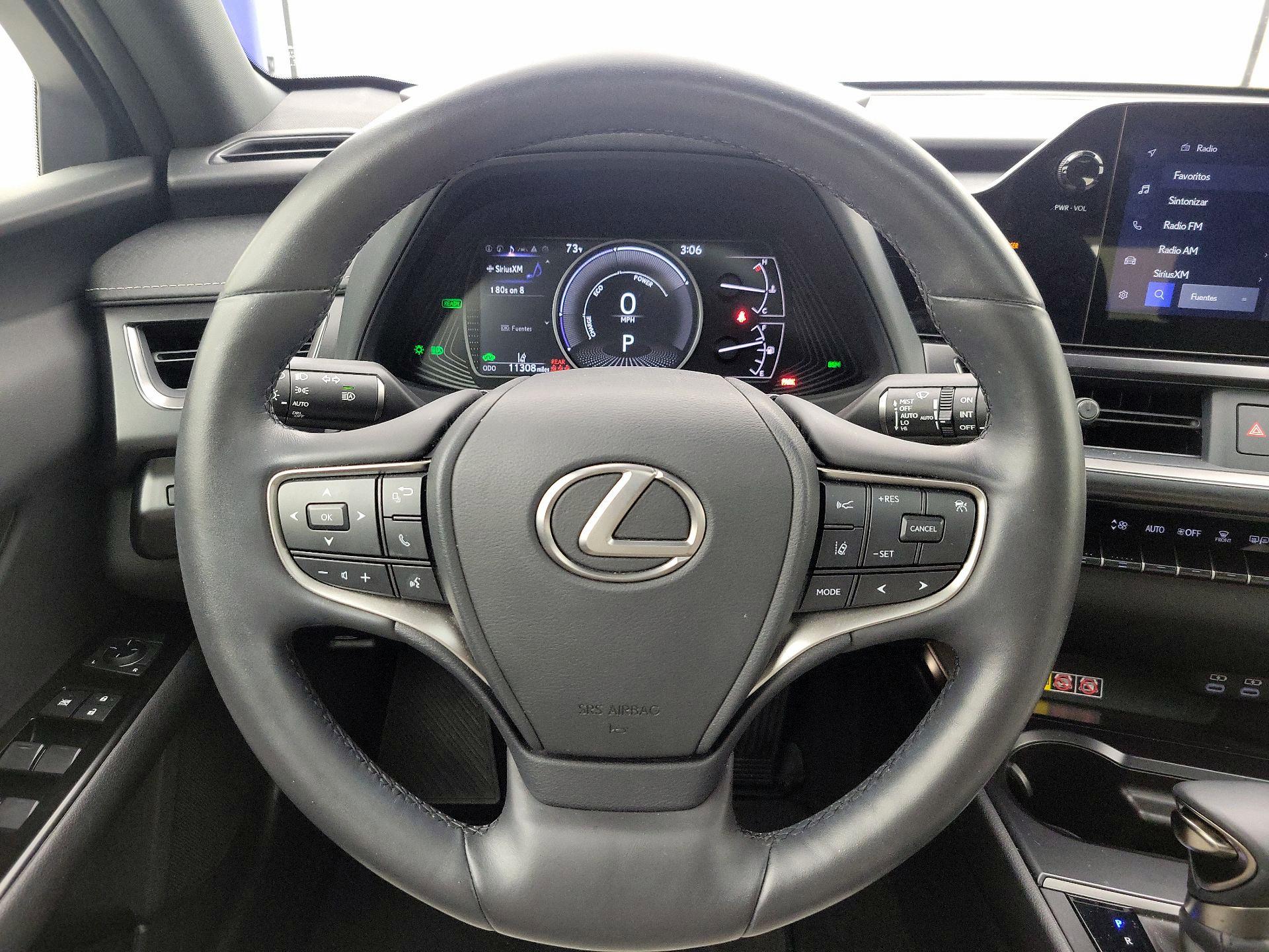 Thumbnail: 2023 Lexus UX - 10