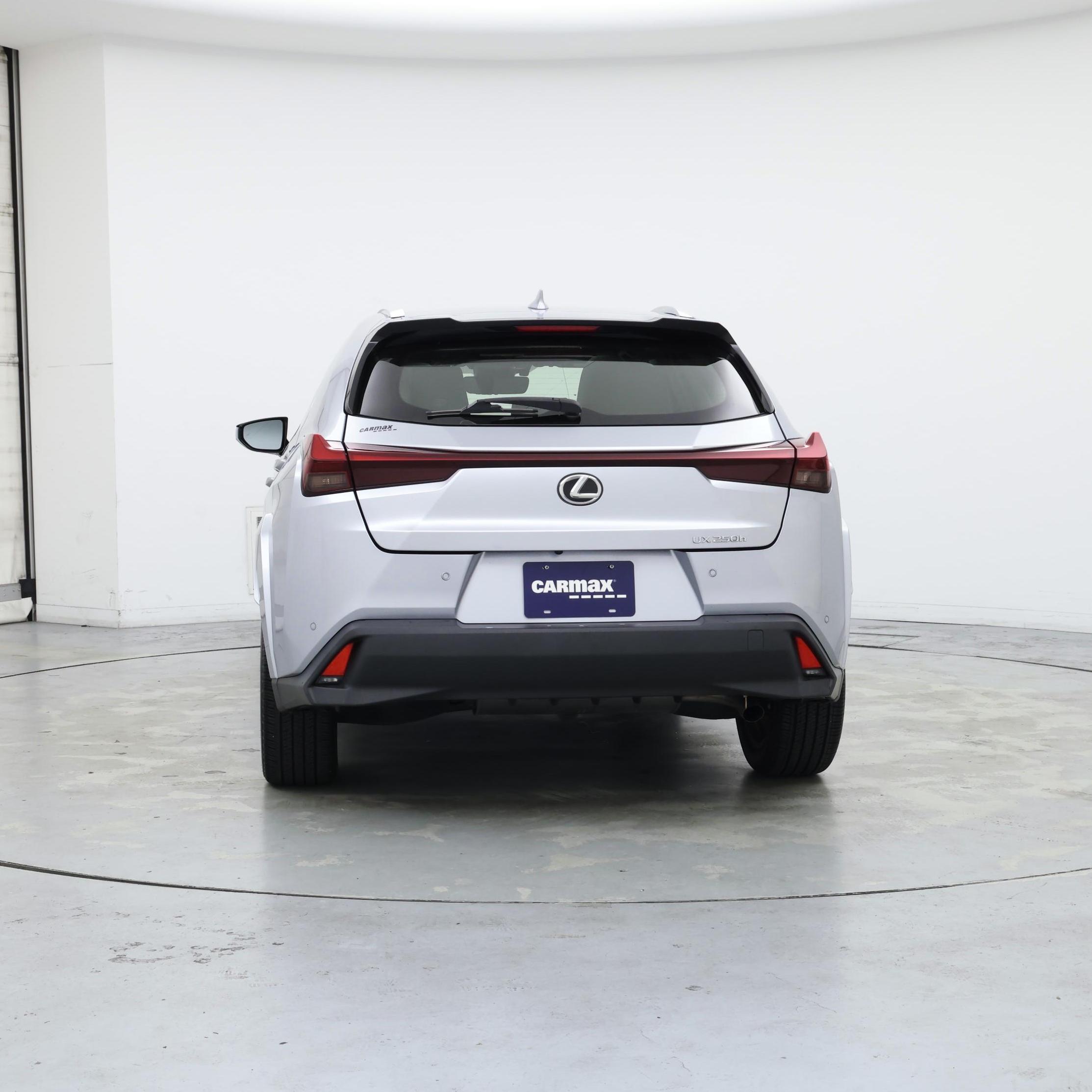 Thumbnail: 2023 Lexus UX - 6