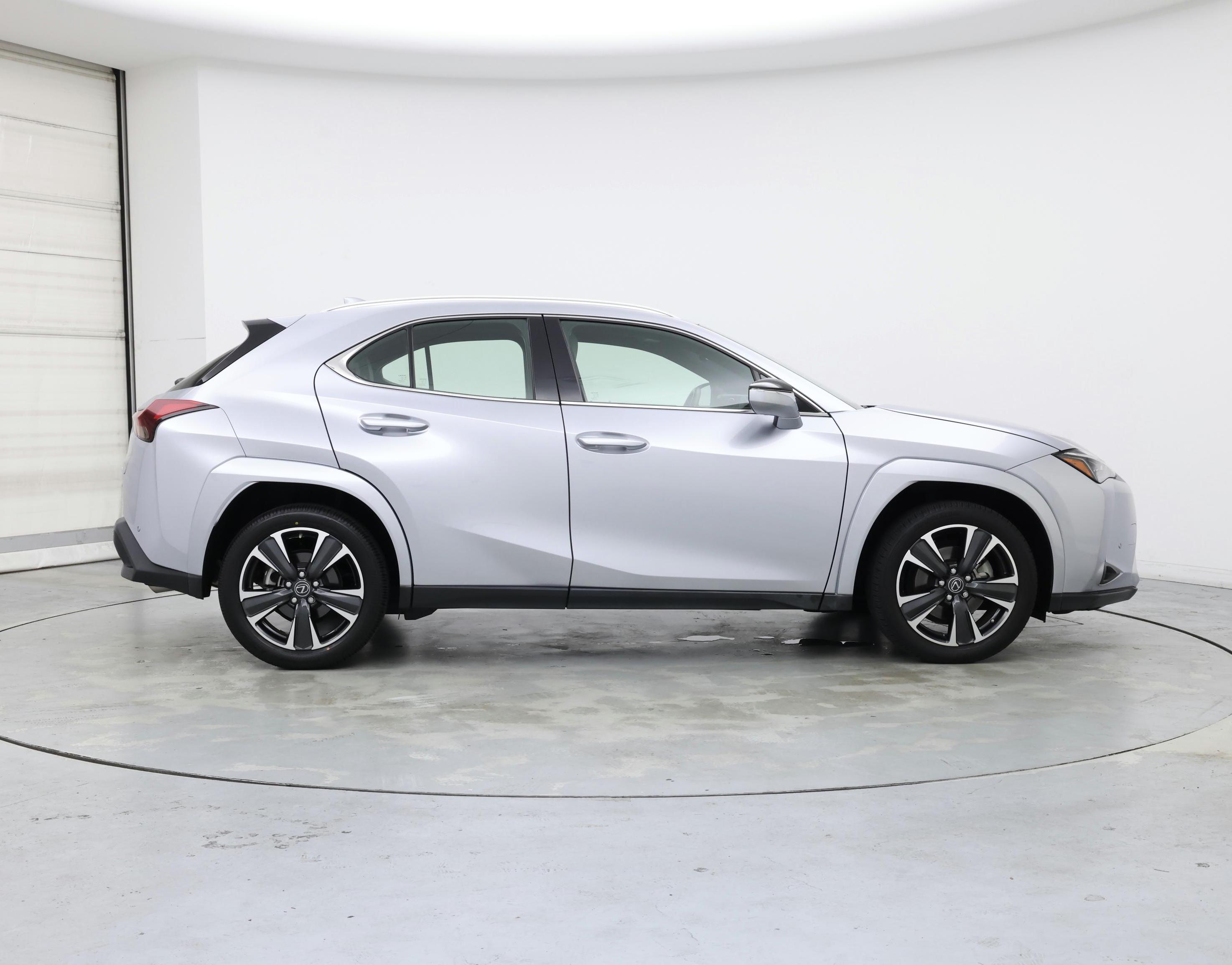 Thumbnail: 2023 Lexus UX - 7