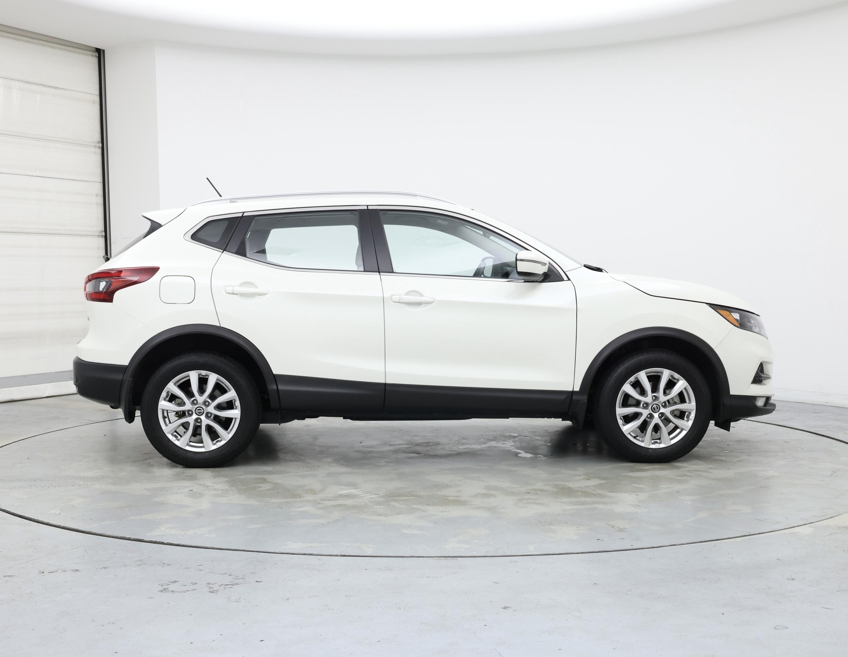 Thumbnail: 2022 Nissan Rogue Sport - 7
