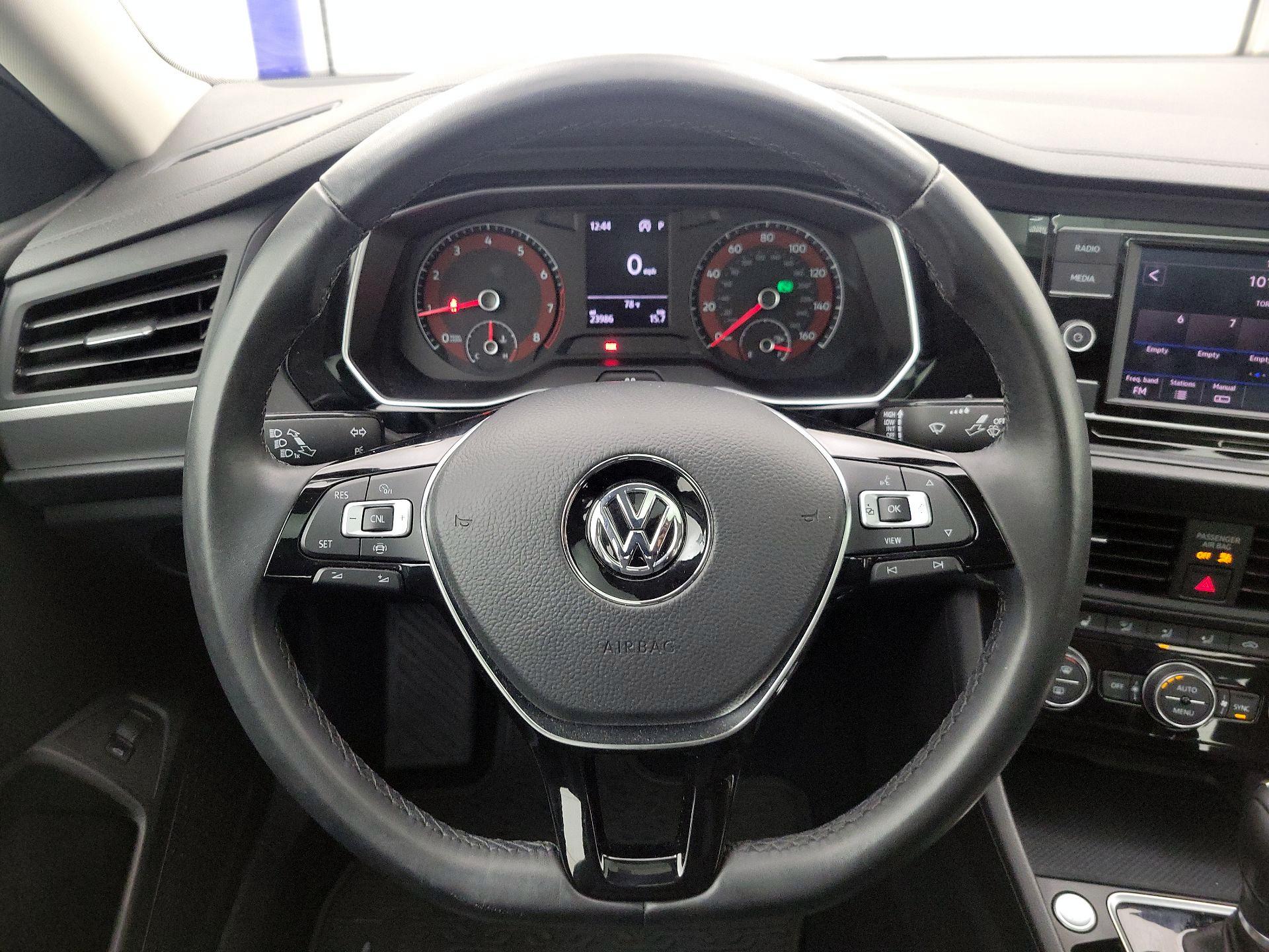 Thumbnail: 2019 Volkswagen Jetta - 10