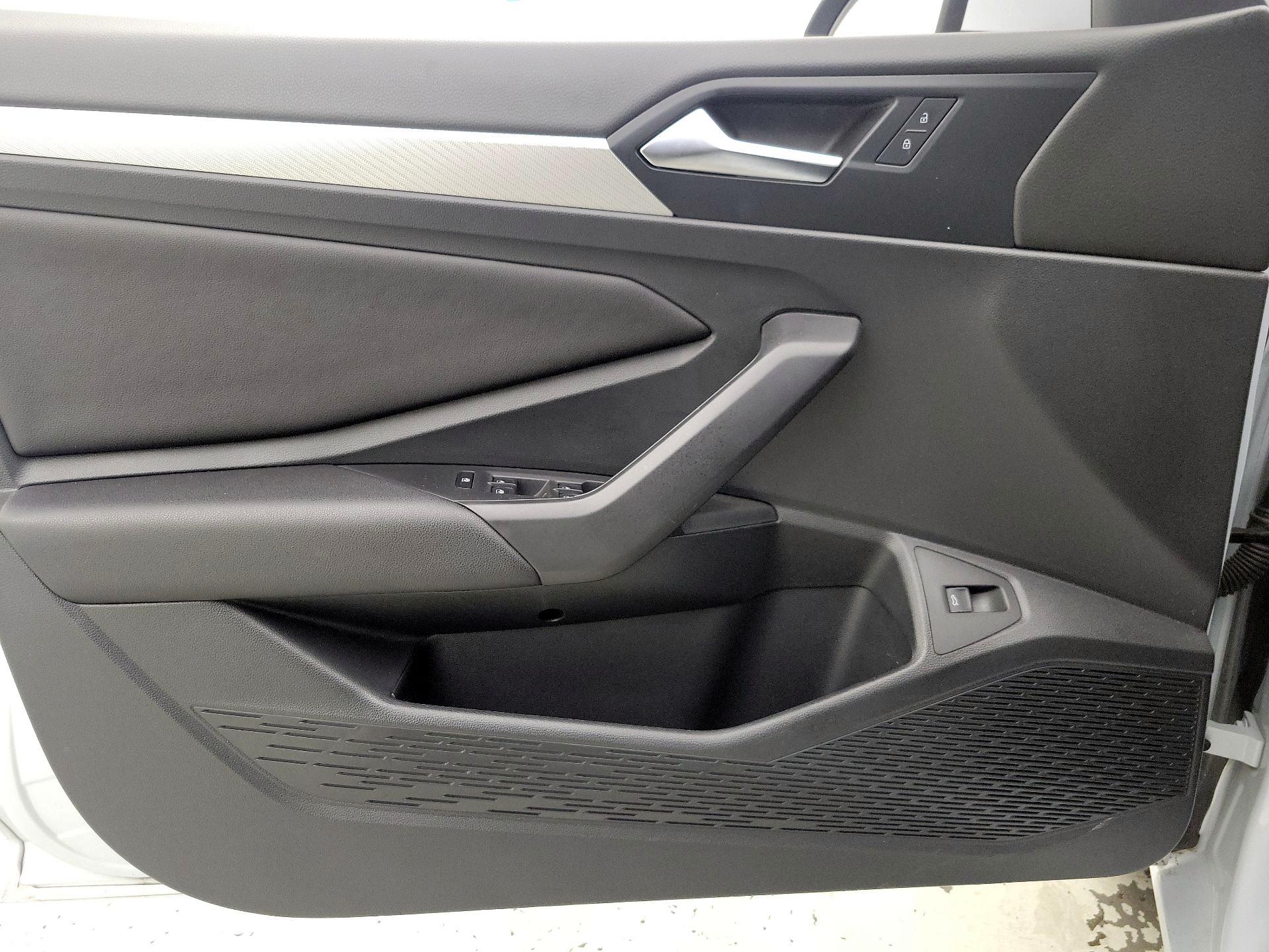 Thumbnail: 2019 Volkswagen Jetta - 12
