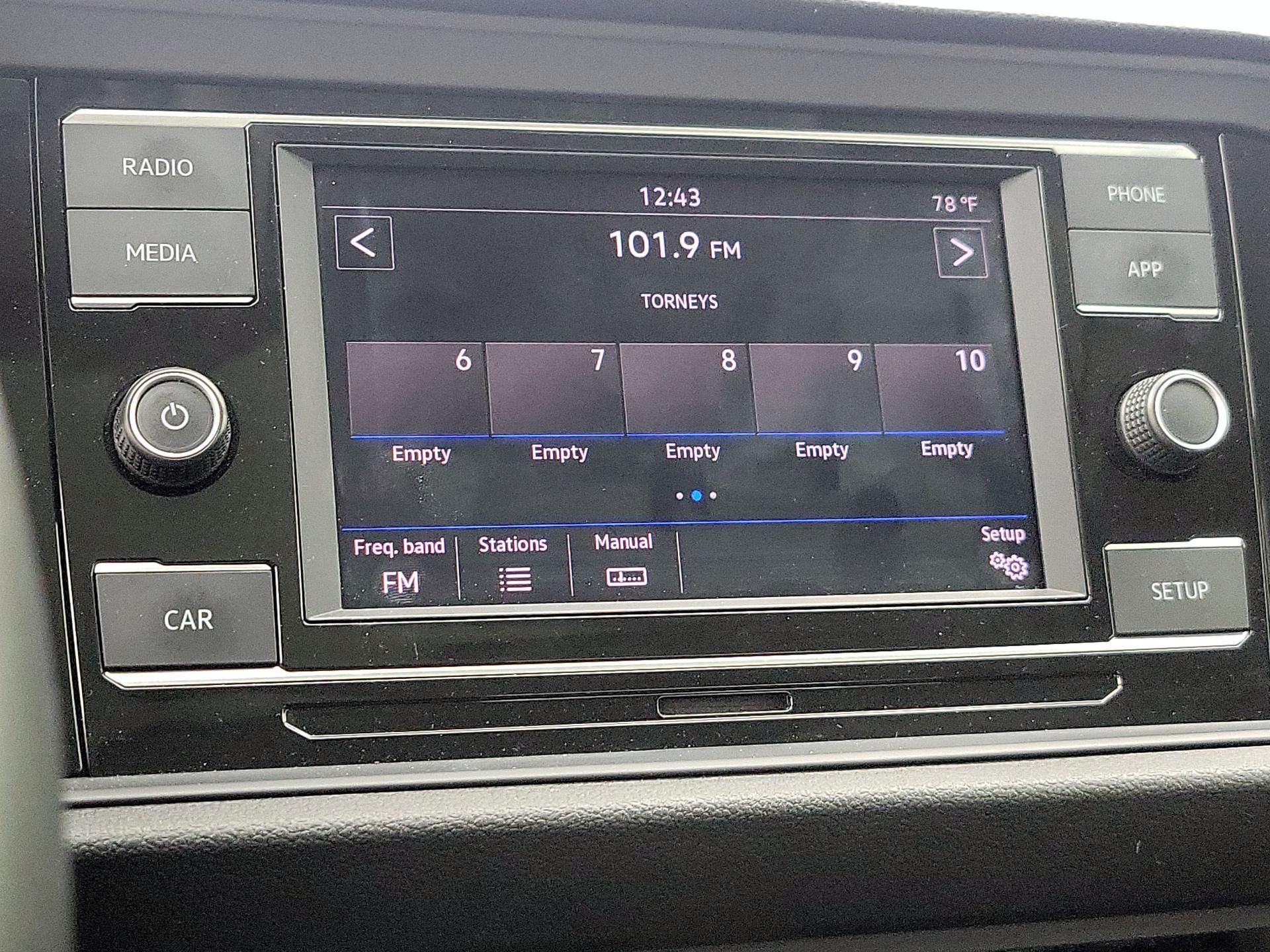 Thumbnail: 2019 Volkswagen Jetta - 15