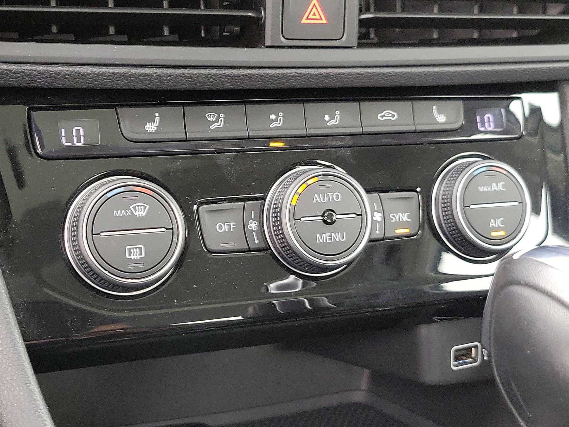 Thumbnail: 2019 Volkswagen Jetta - 16