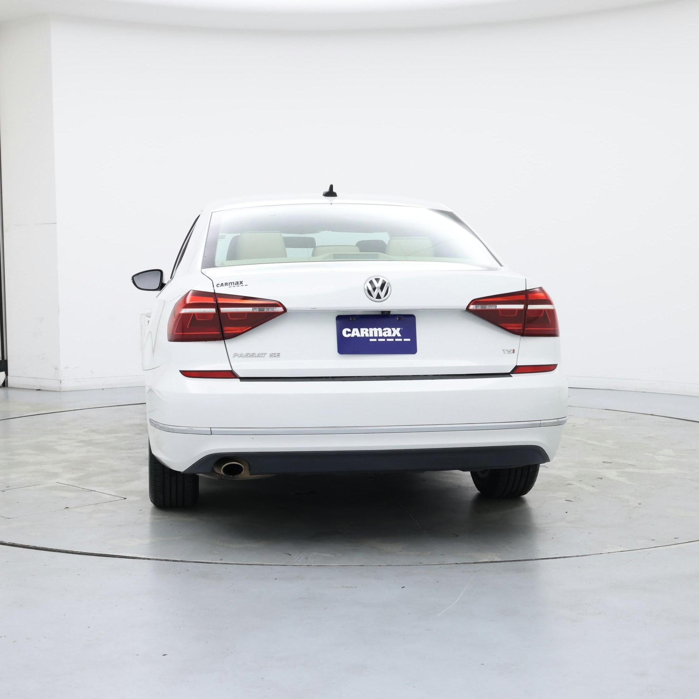Thumbnail: 2017 Volkswagen Passat - 6