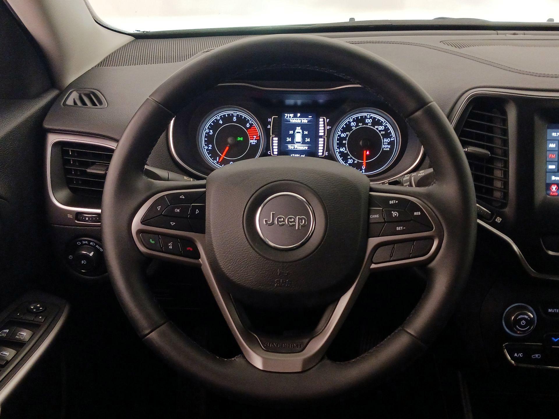 Thumbnail: 2021 Jeep Cherokee - 10