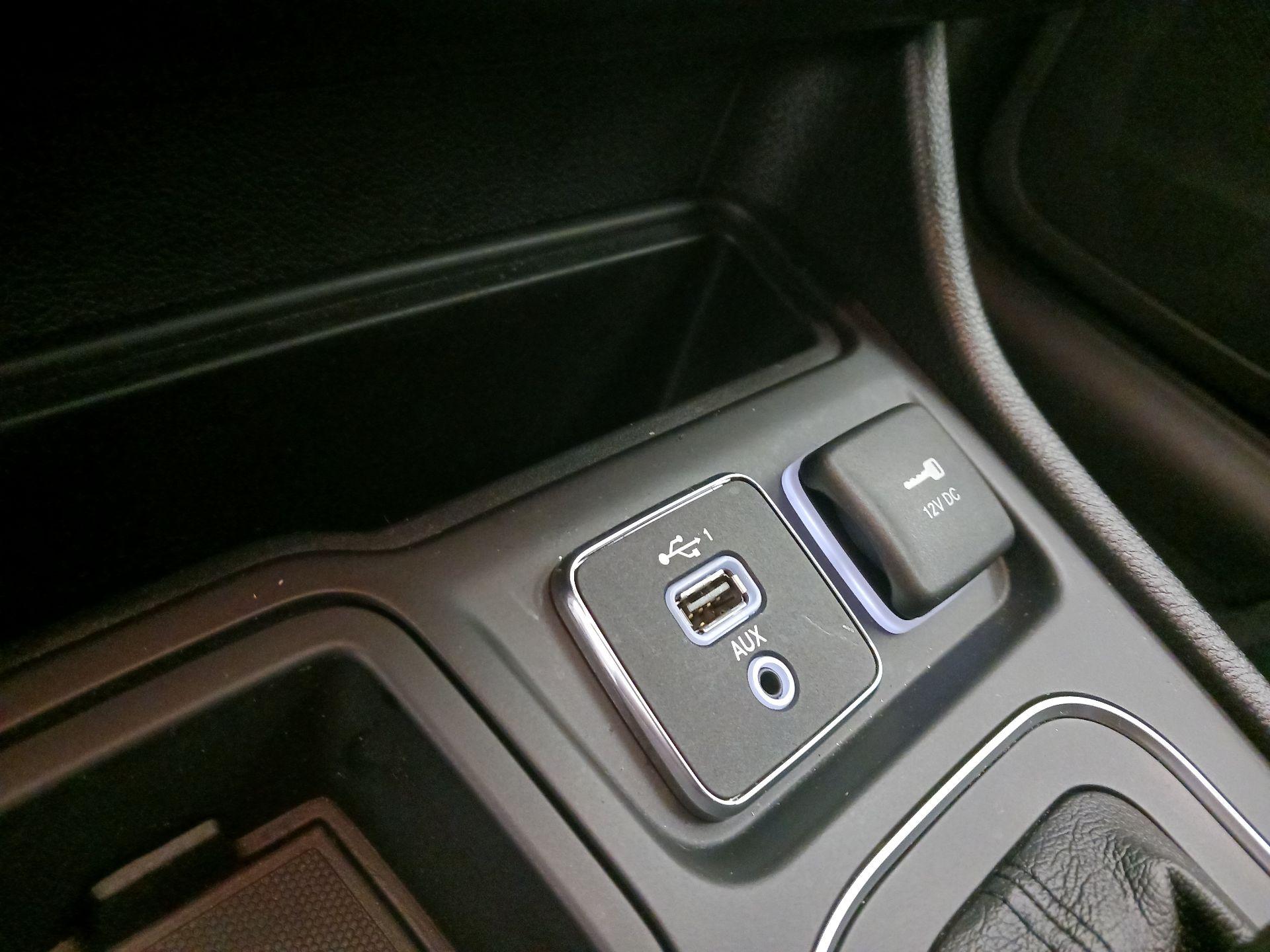 Thumbnail: 2021 Jeep Cherokee - 18