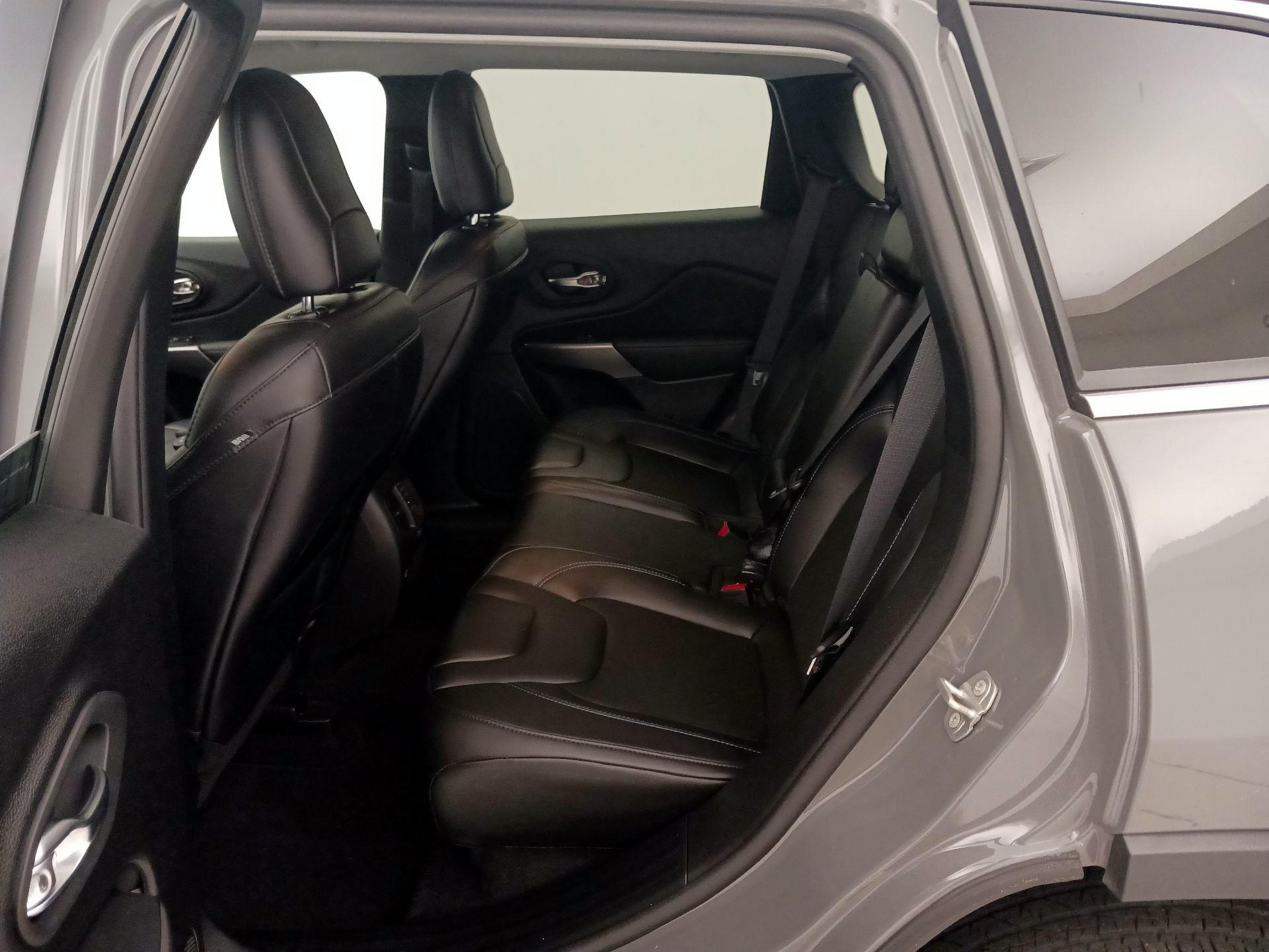 Thumbnail: 2021 Jeep Cherokee - 19