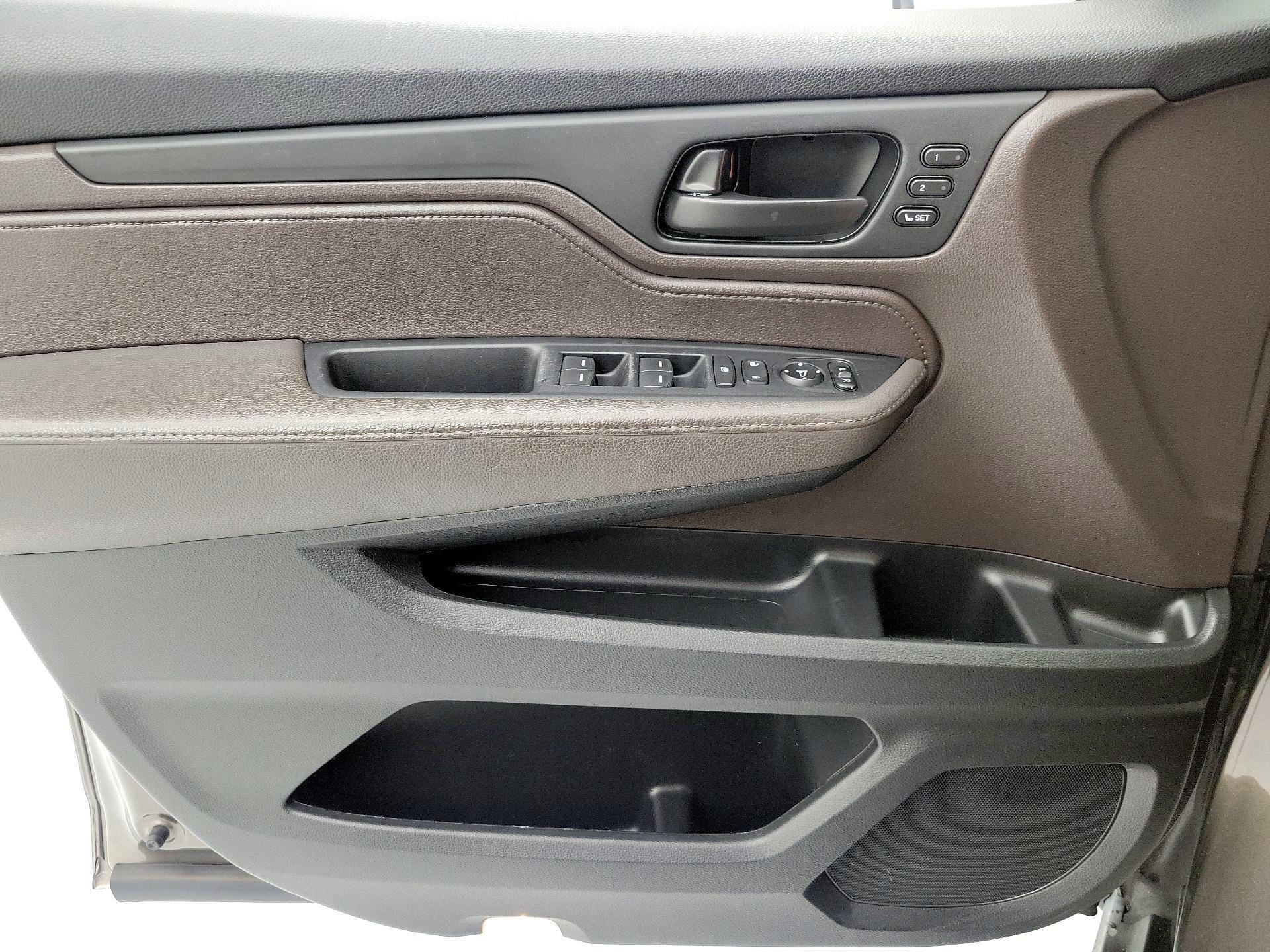 Thumbnail: 2019 Honda Odyssey - 12
