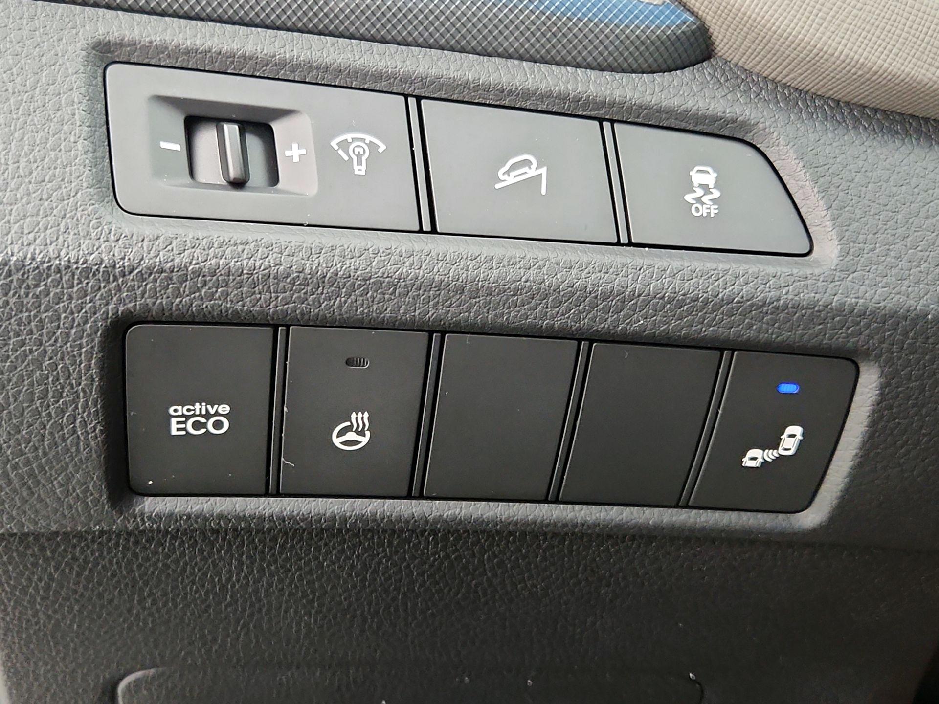 Thumbnail: 2016 Hyundai Santa Fe - 13