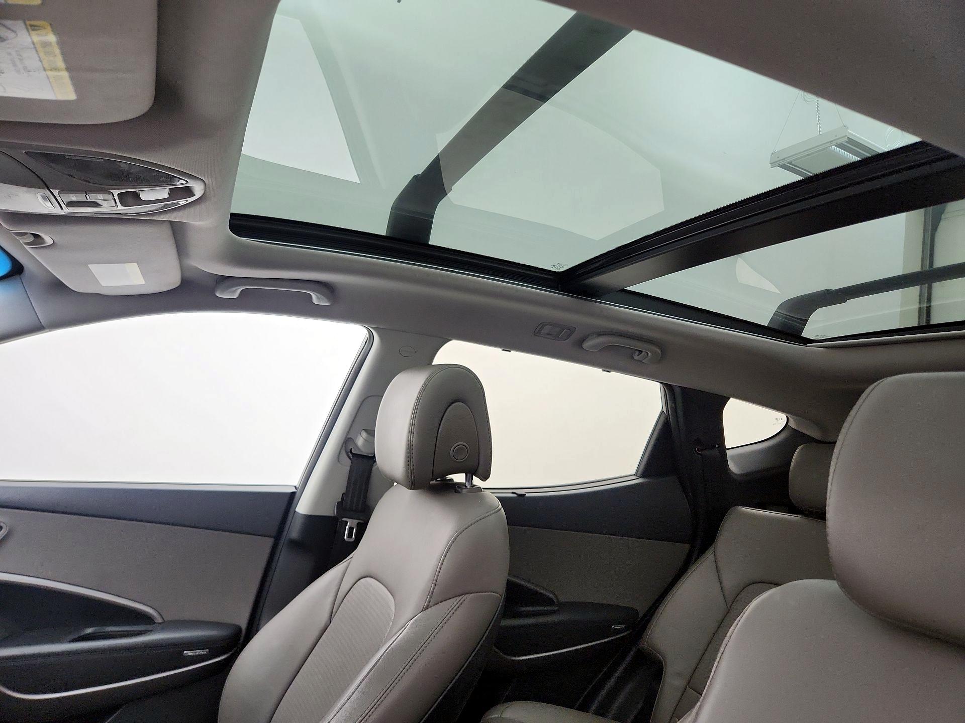 Thumbnail: 2016 Hyundai Santa Fe - 19