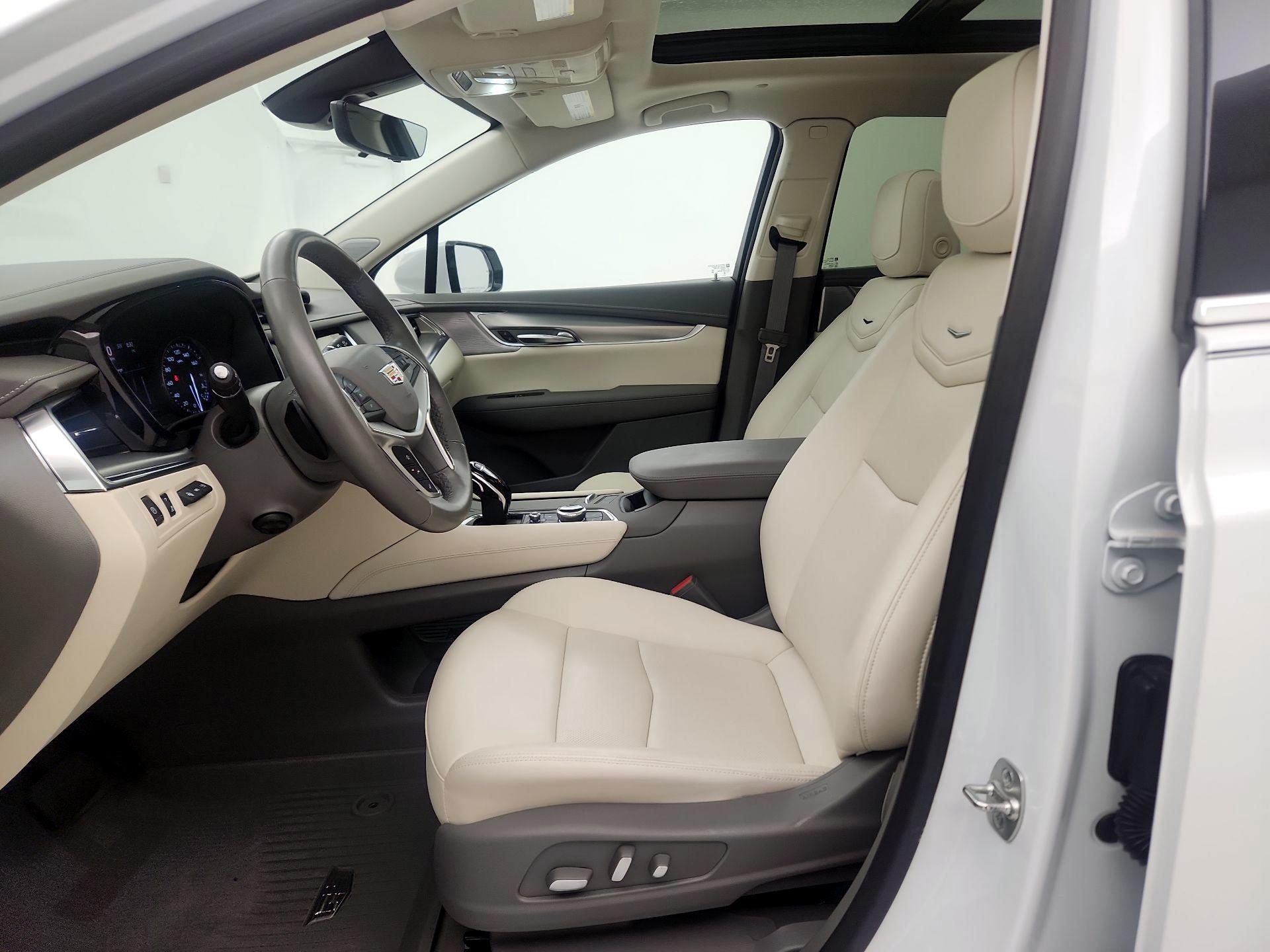 Thumbnail: 2024 Cadillac XT5 - 11