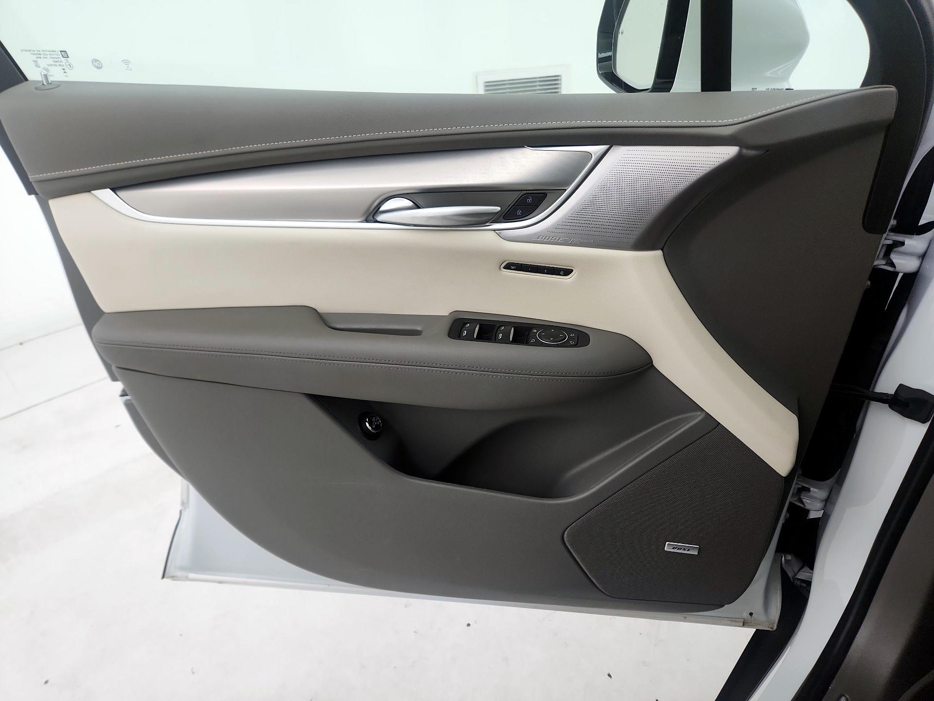 Thumbnail: 2024 Cadillac XT5 - 12
