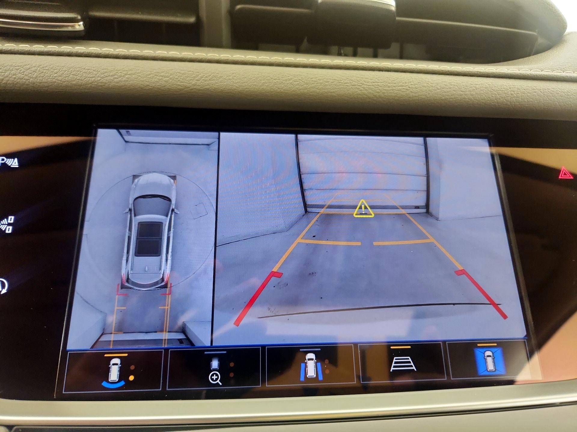 Thumbnail: 2024 Cadillac XT5 - 14