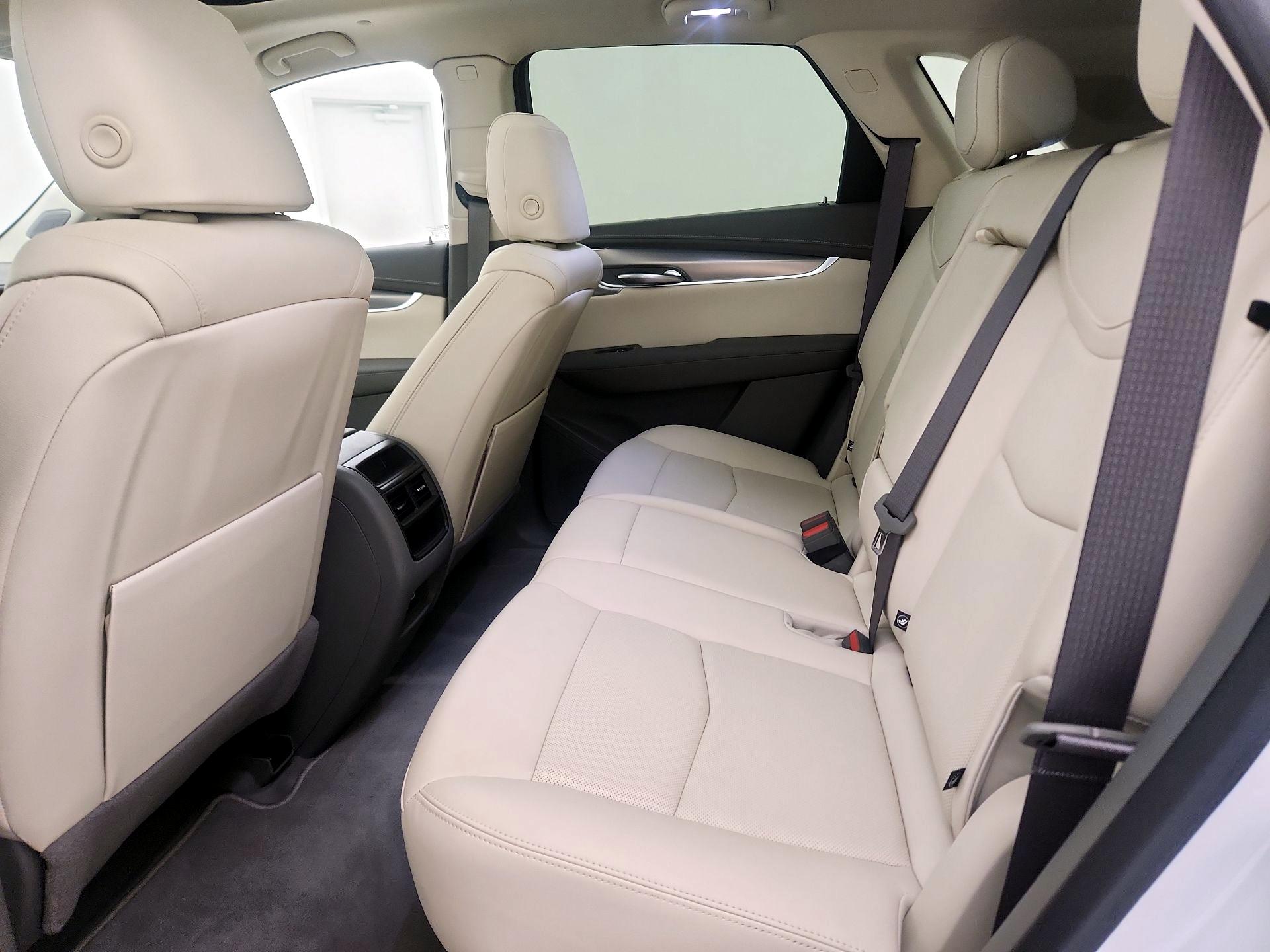 Thumbnail: 2024 Cadillac XT5 - 20