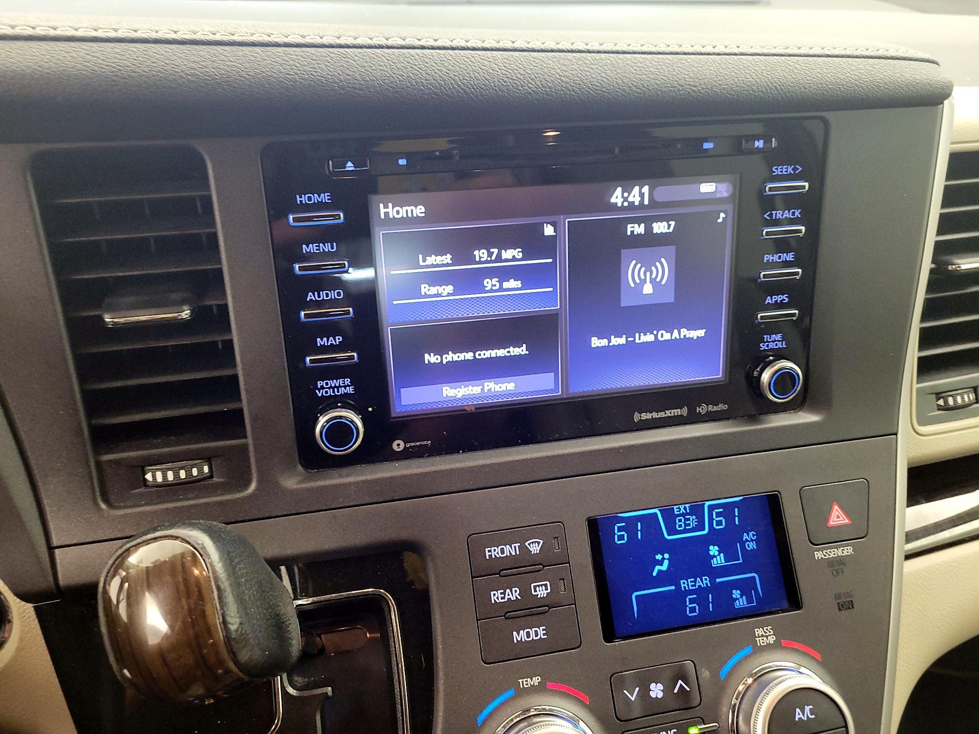 Thumbnail: 2020 Toyota Sienna - 15
