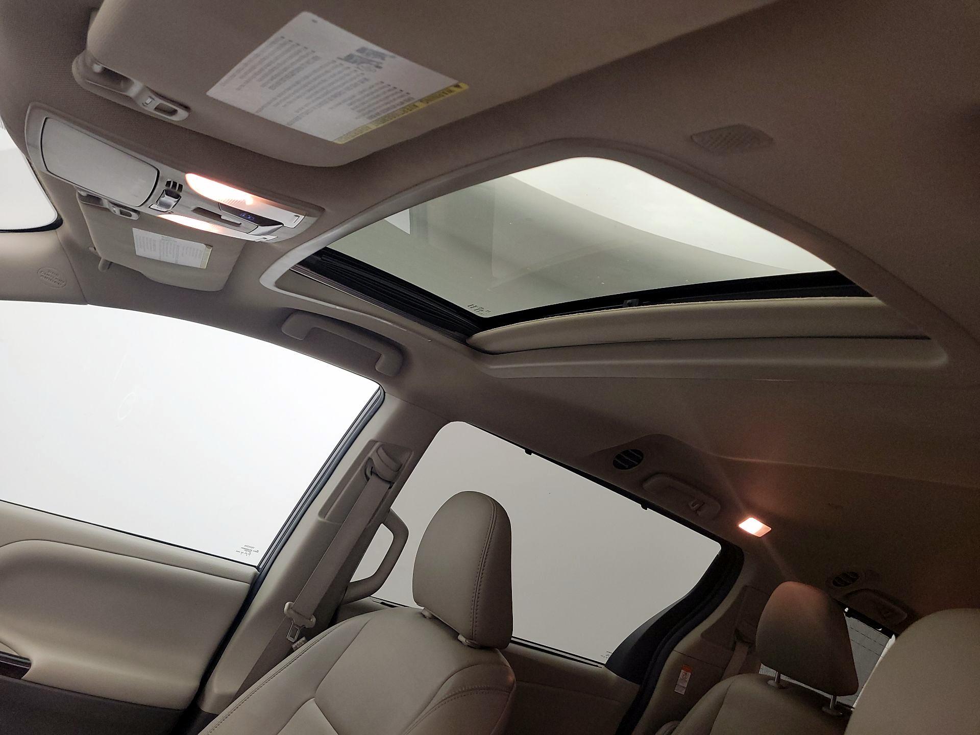 Thumbnail: 2020 Toyota Sienna - 19
