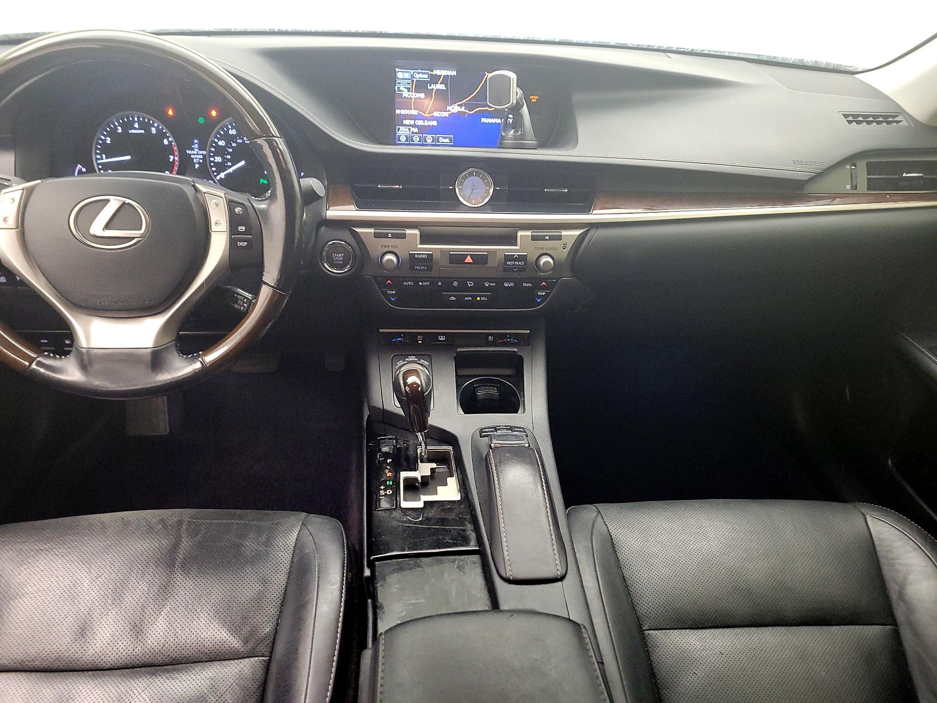 Thumbnail: 2015 Lexus ES - 9