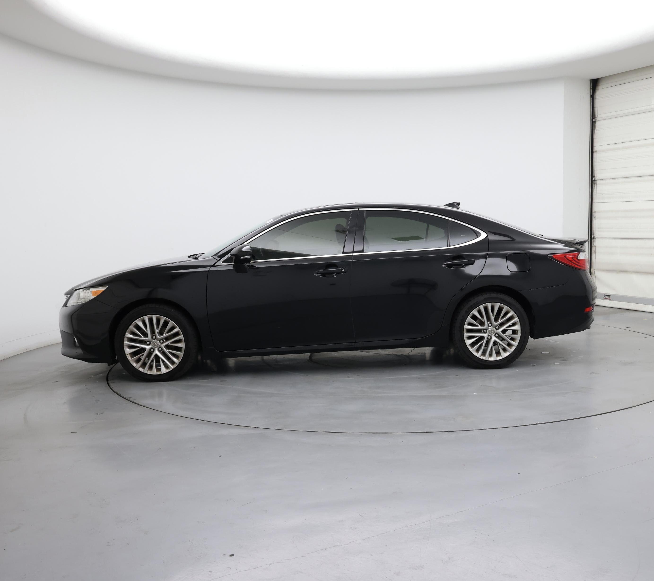 Thumbnail: 2015 Lexus ES - 3