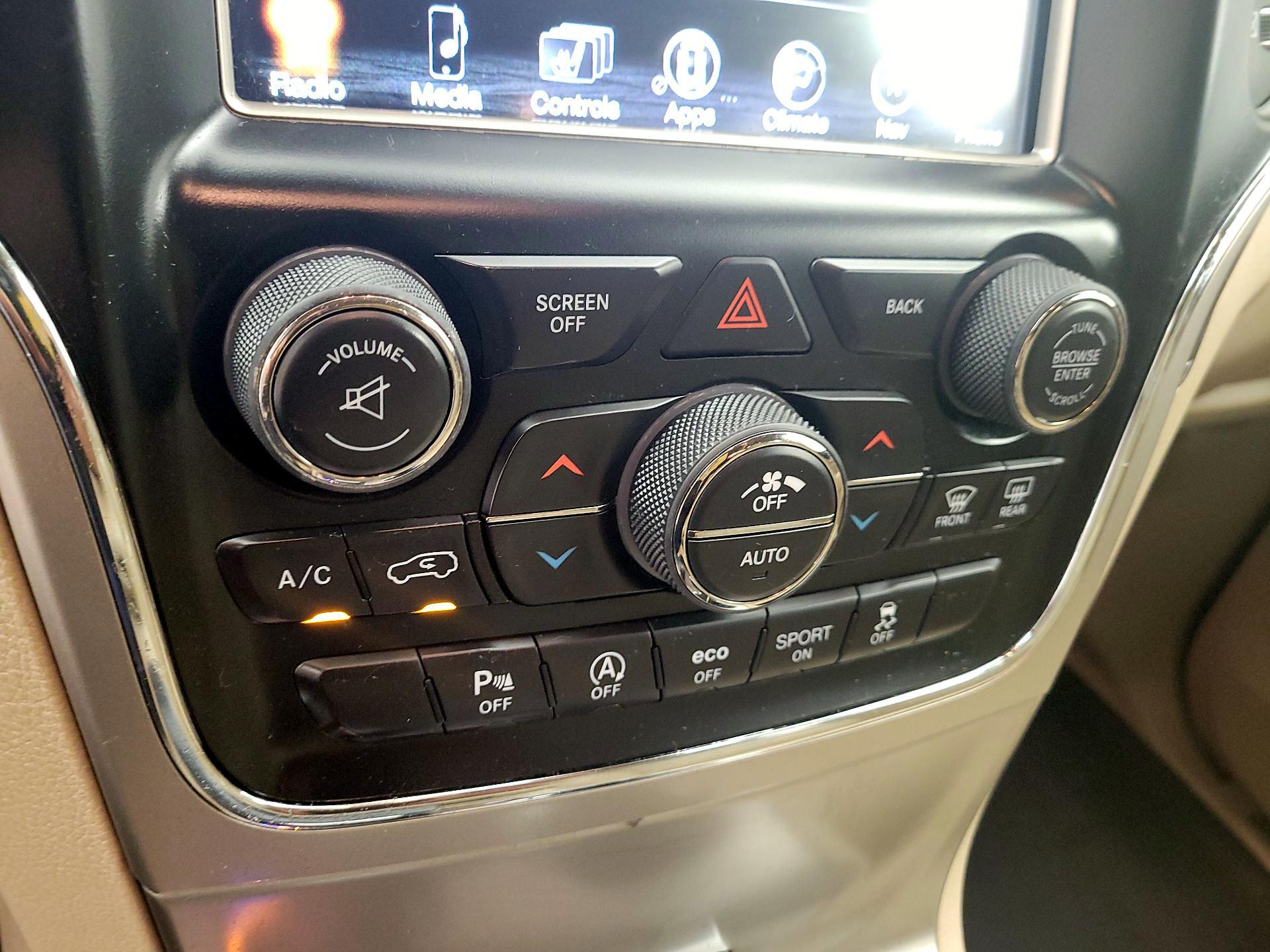 Thumbnail: 2017 Jeep Grand Cherokee - 14