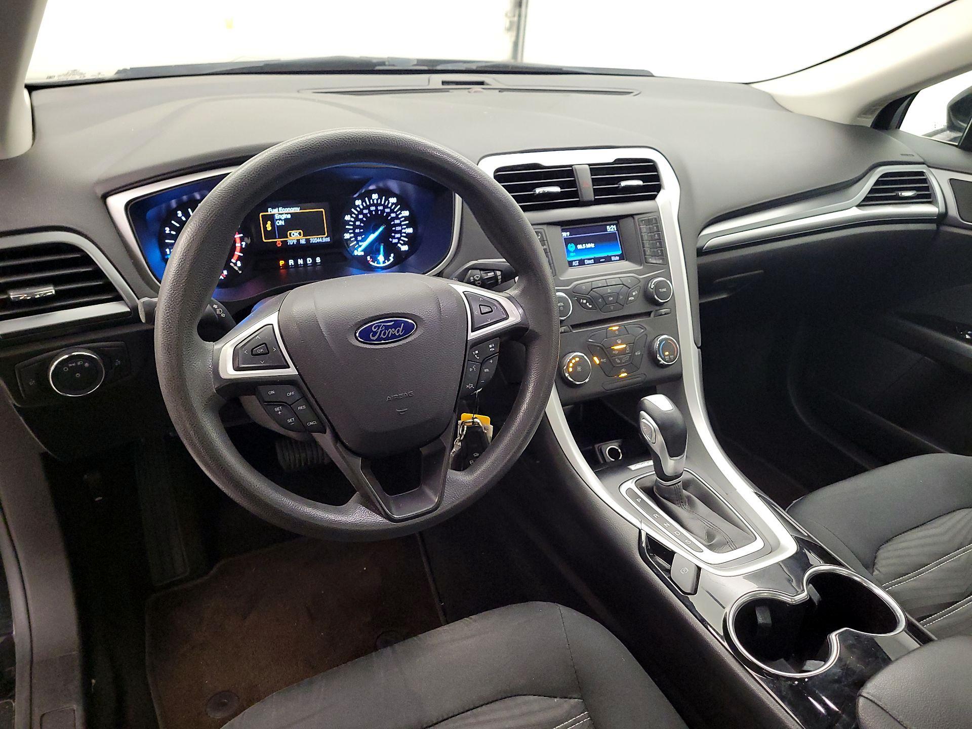 Thumbnail: 2016 Ford Fusion - 9
