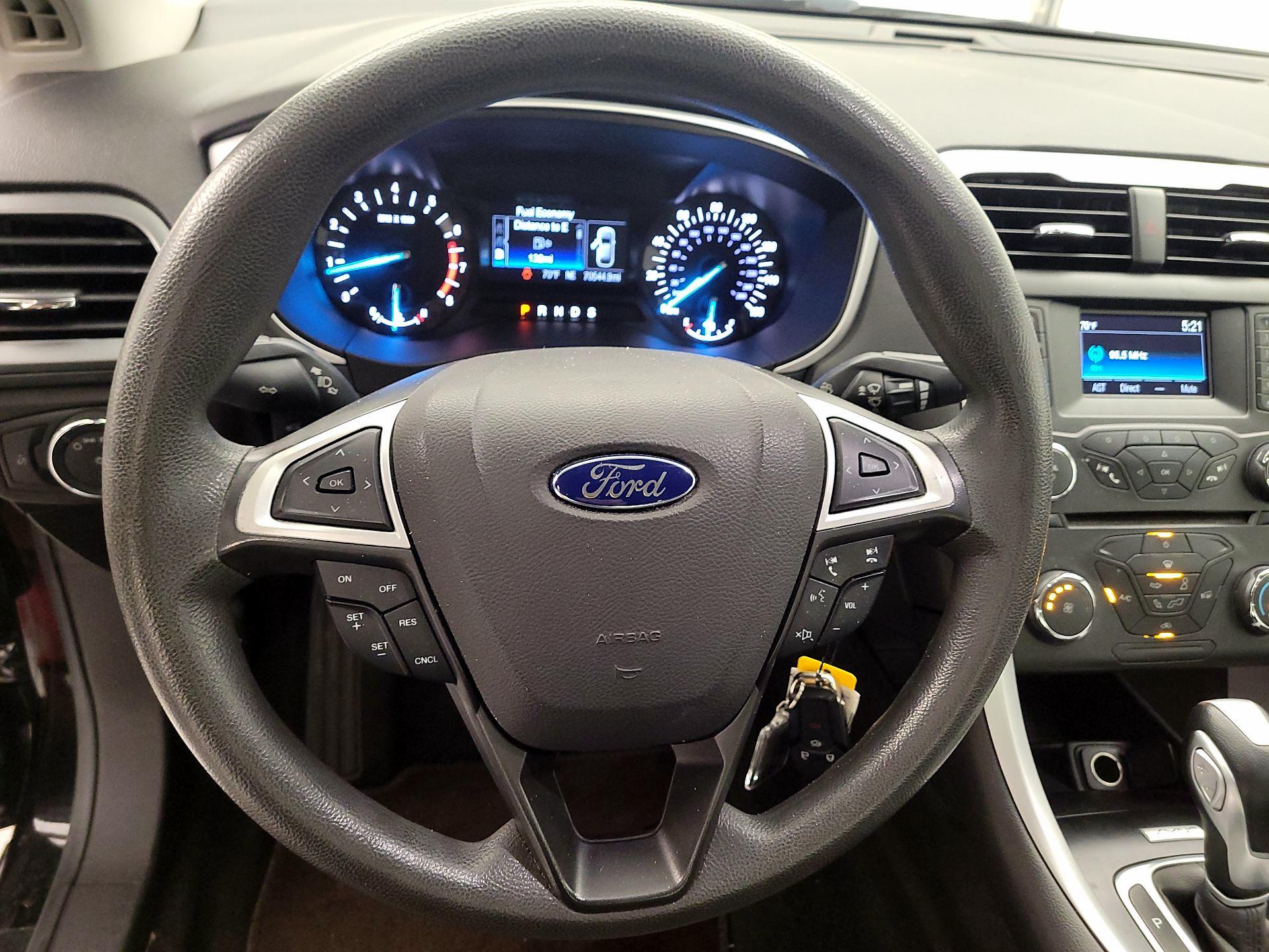 Thumbnail: 2016 Ford Fusion - 10