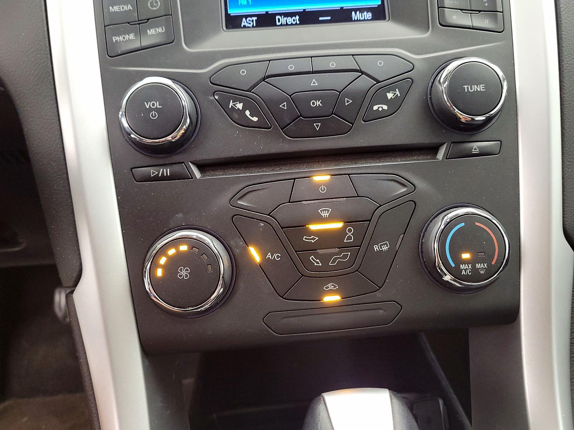 Thumbnail: 2016 Ford Fusion - 16
