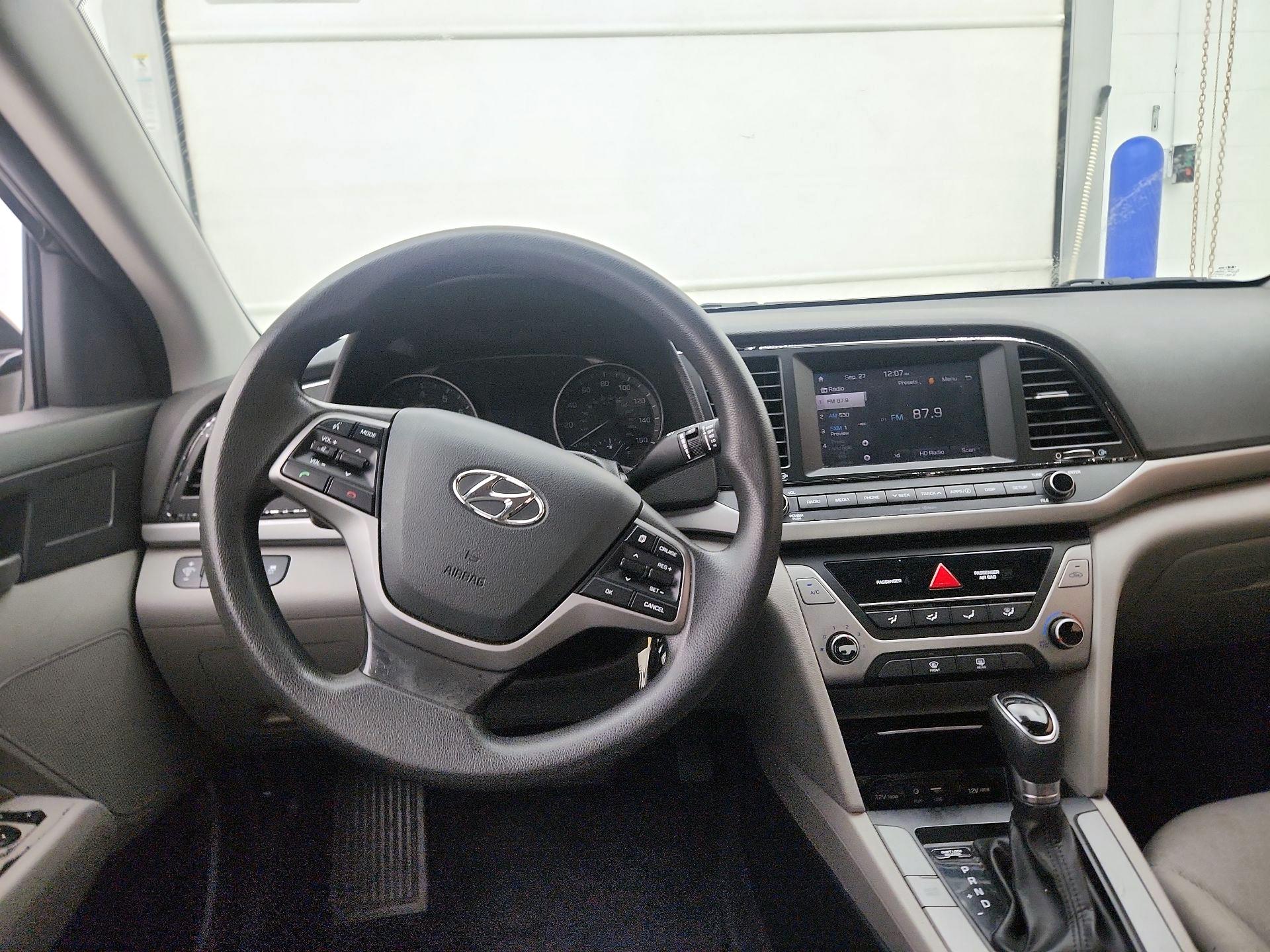 Thumbnail: 2018 Hyundai Elantra - 10