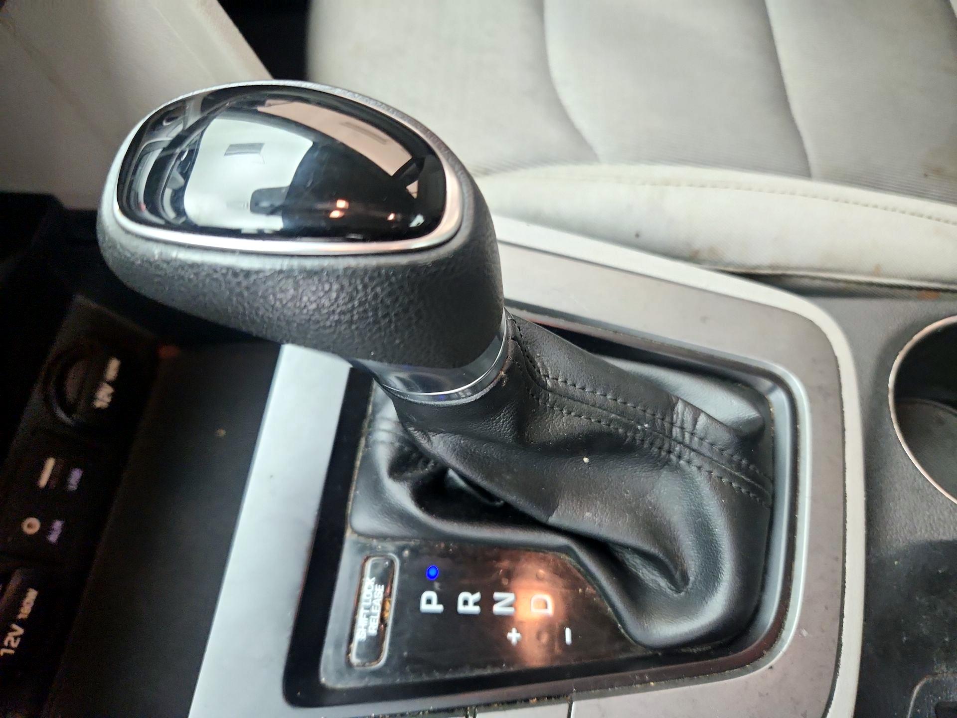 Thumbnail: 2018 Hyundai Elantra - 17