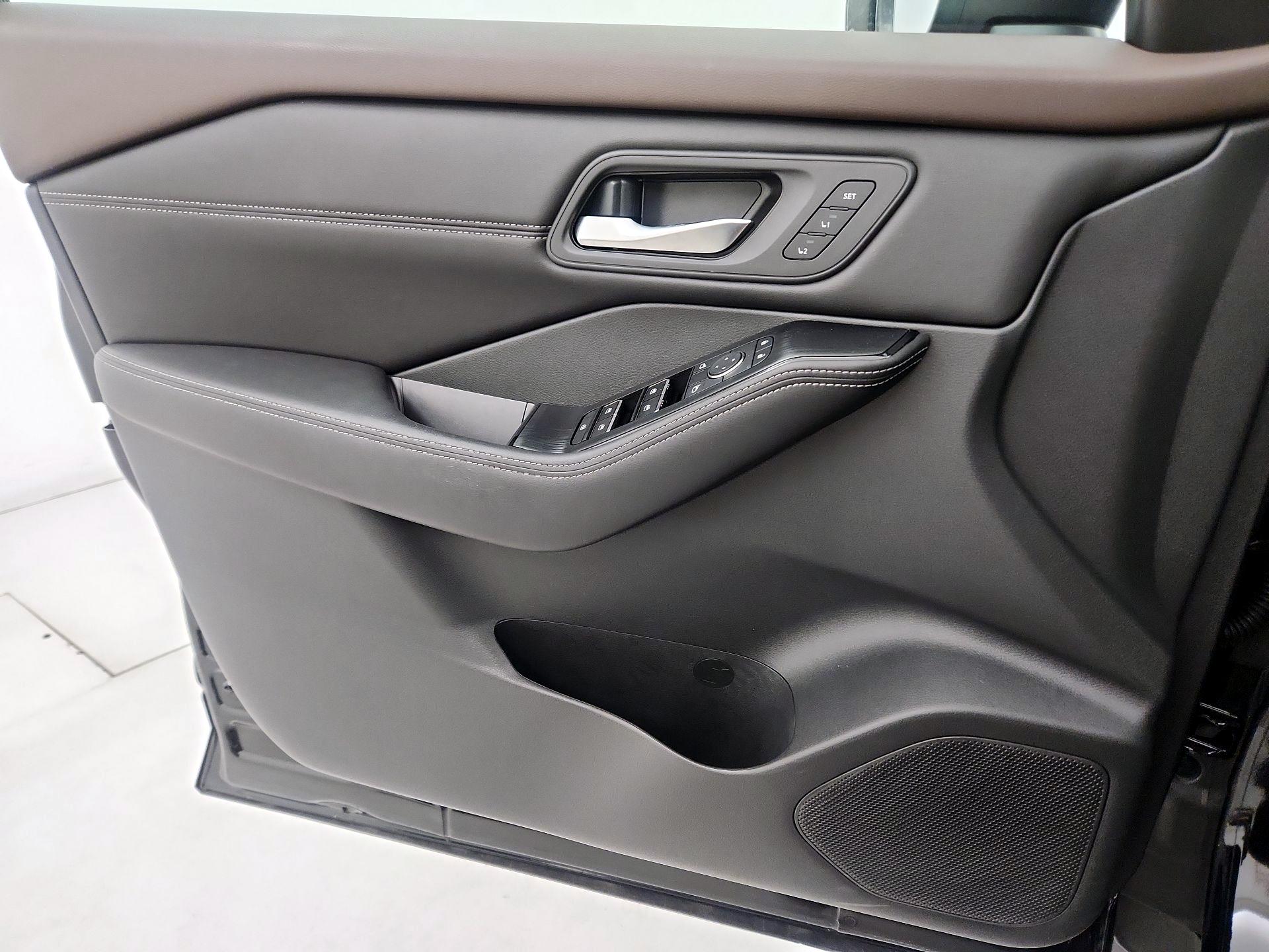 Thumbnail: 2022 Nissan Rogue - 12