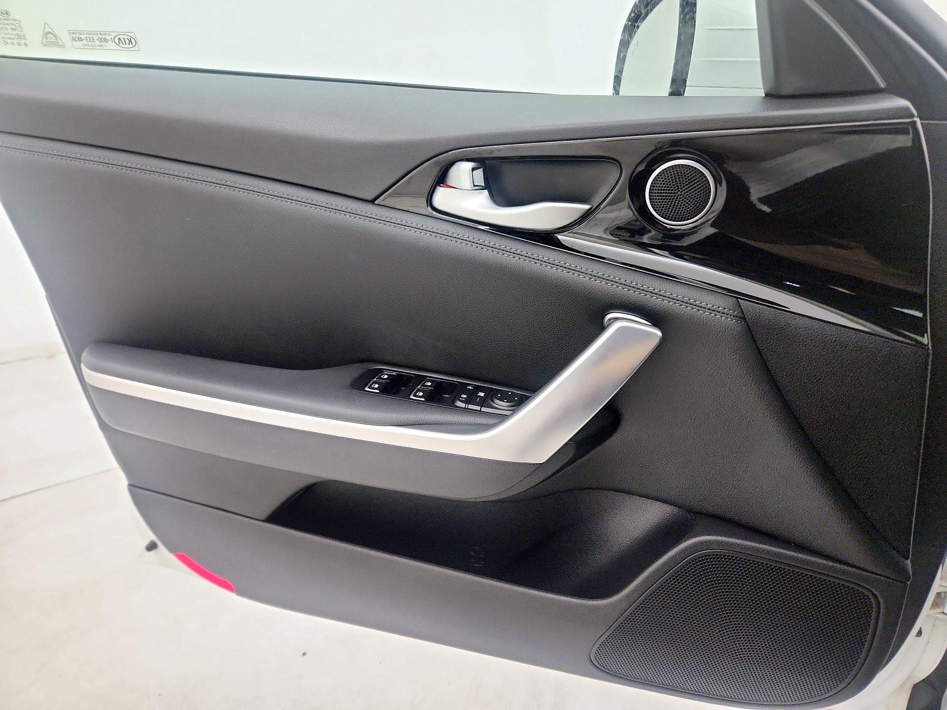 Thumbnail: 2019 Kia Stinger - 12