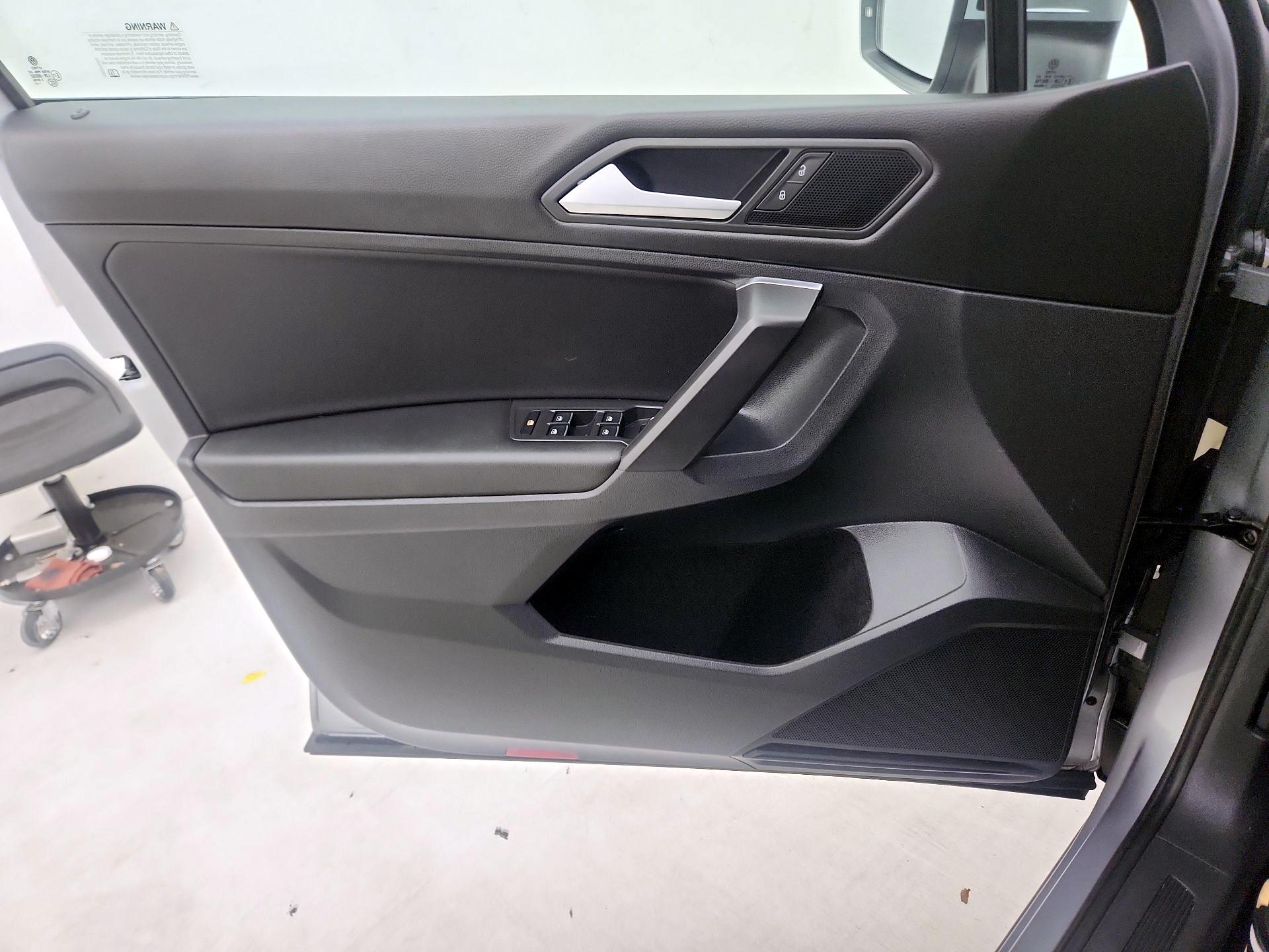Thumbnail: 2021 Volkswagen Tiguan - 12