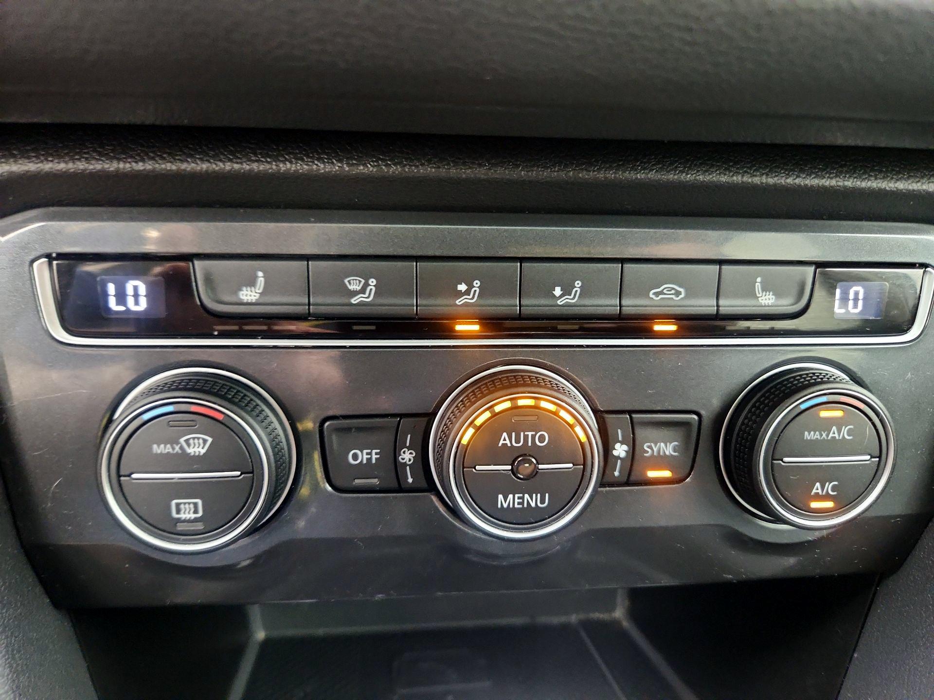 Thumbnail: 2021 Volkswagen Tiguan - 16