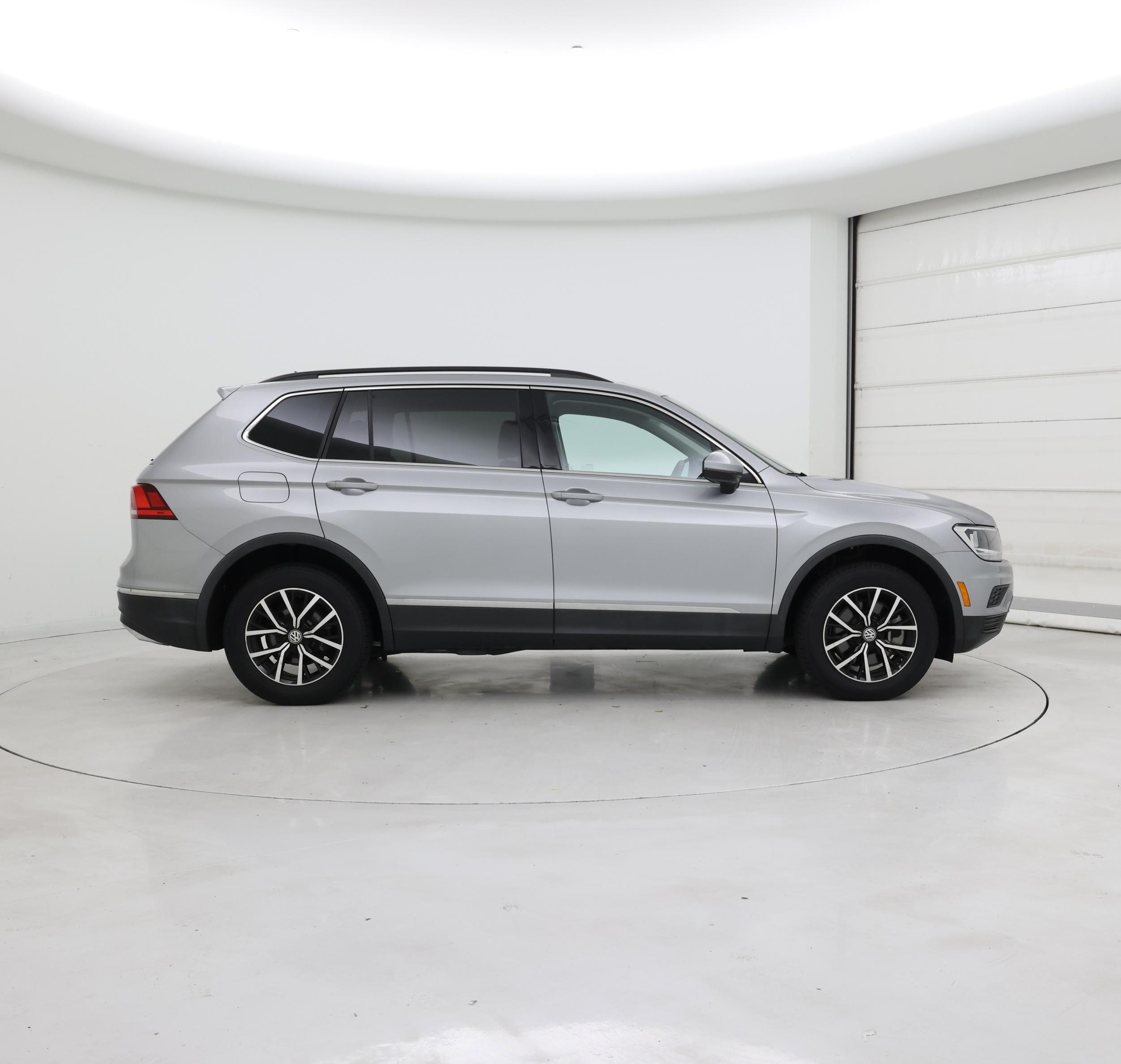 Thumbnail: 2021 Volkswagen Tiguan - 7