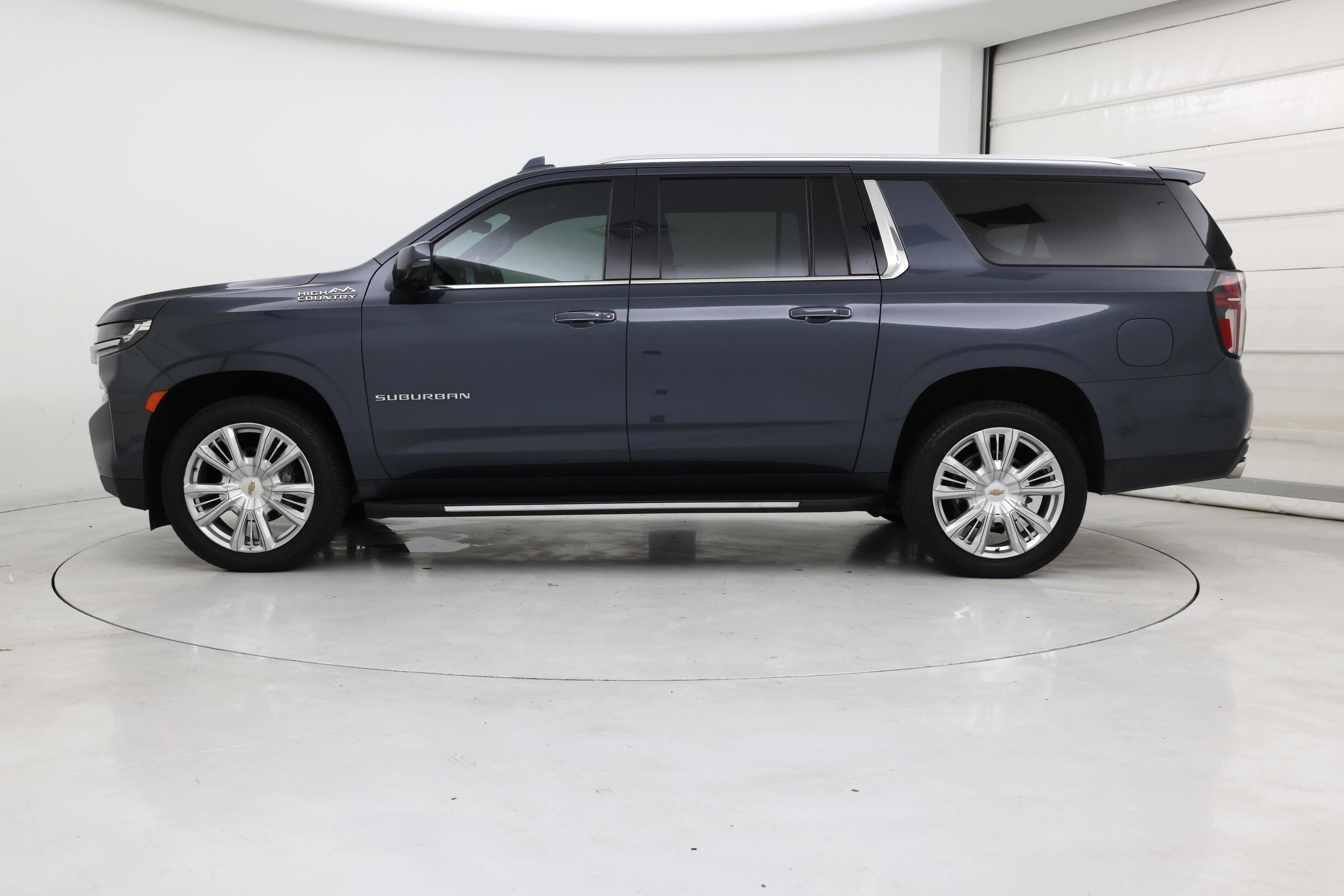 Thumbnail: 2021 Chevrolet Suburban - 3