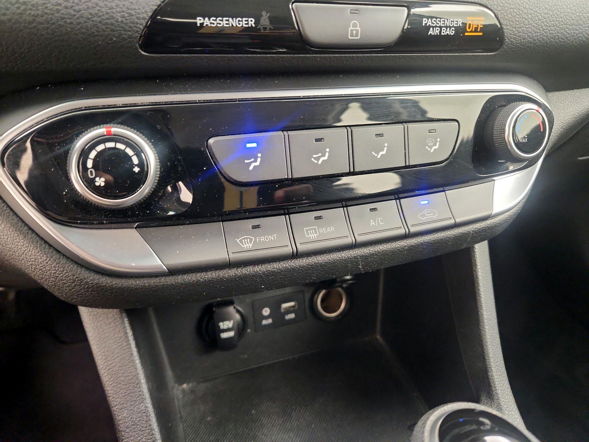 Thumbnail: 2019 Hyundai Elantra - 16