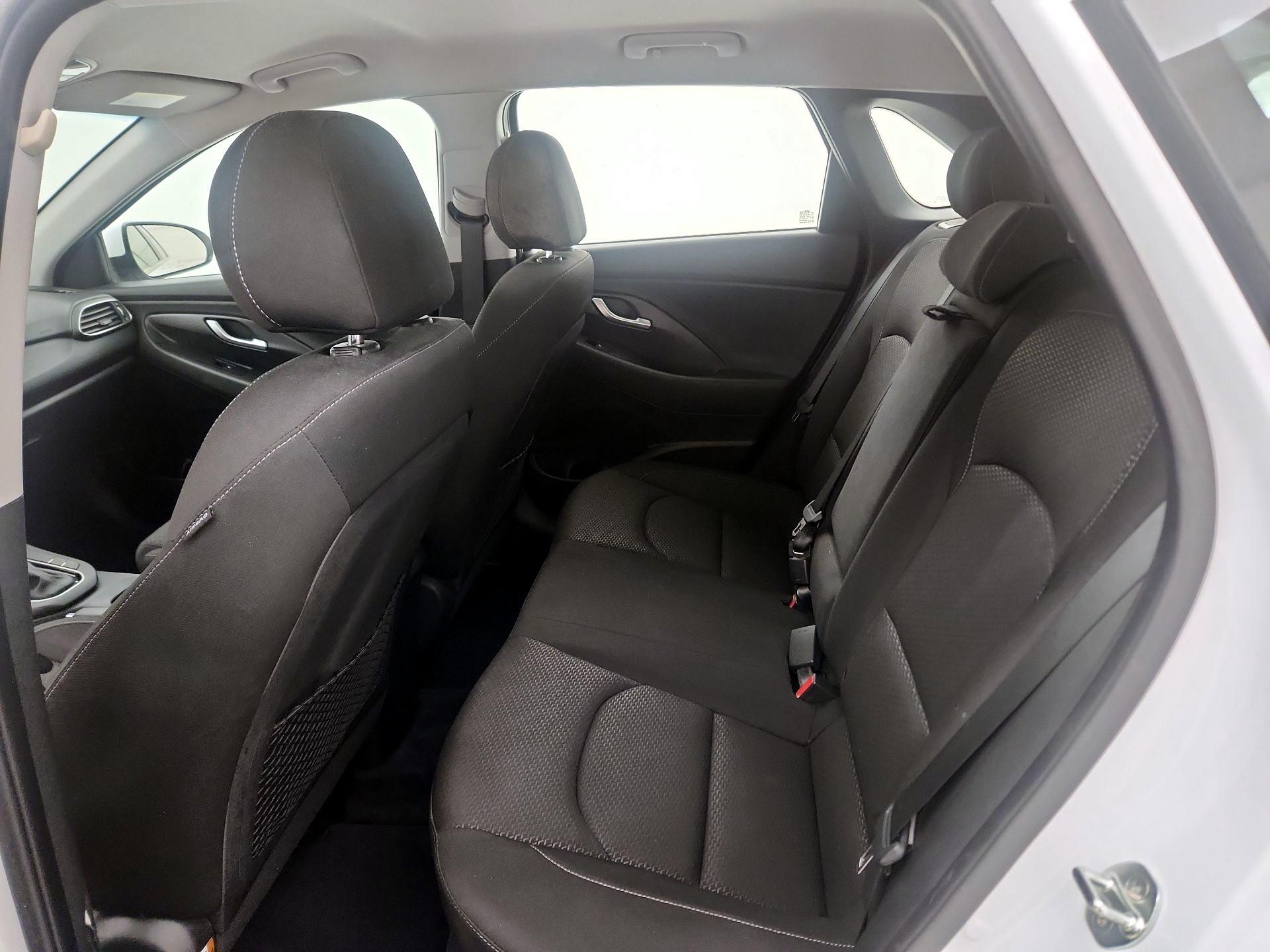 Thumbnail: 2019 Hyundai Elantra - 19