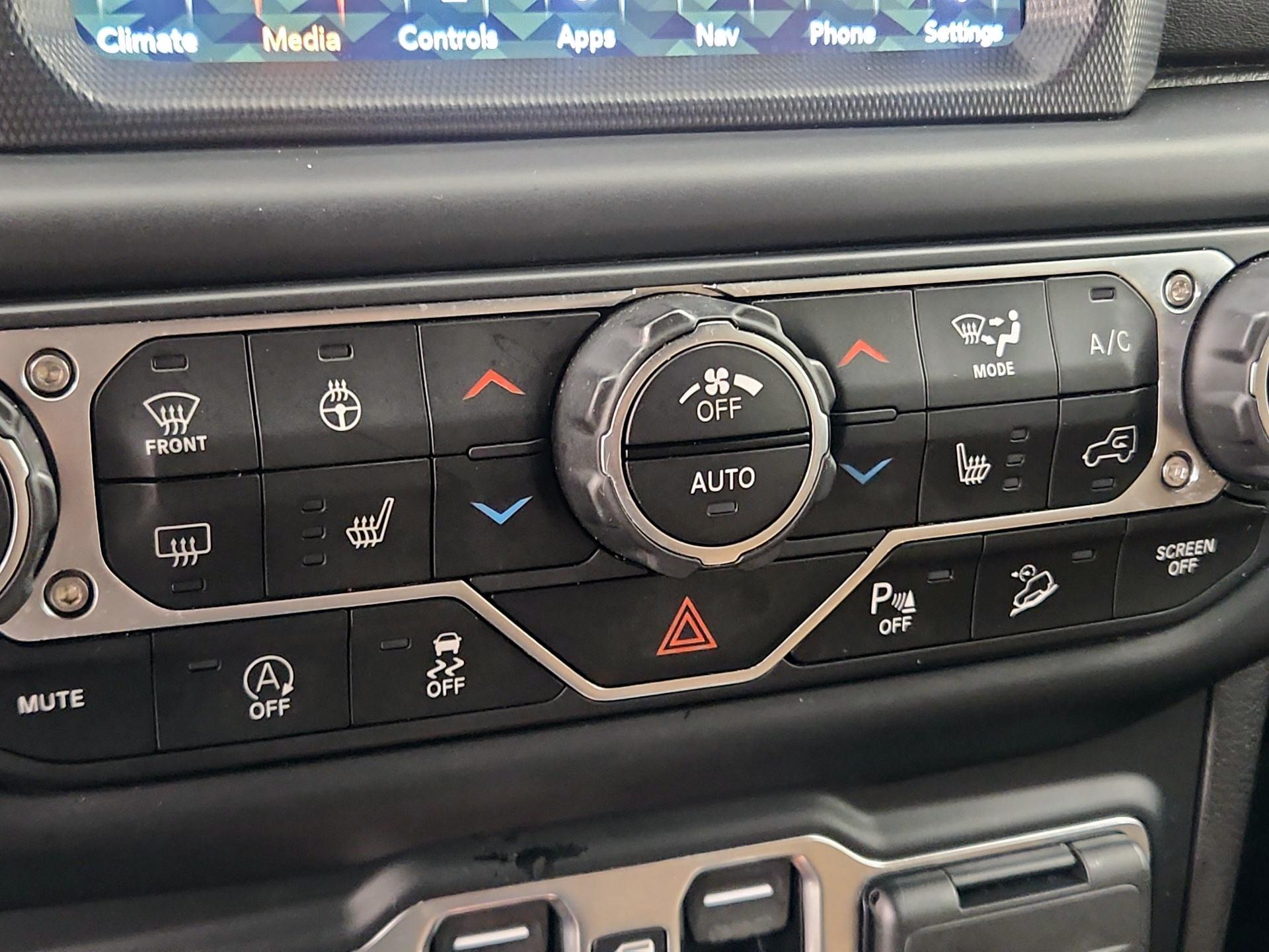 Thumbnail: 2020 Jeep Wrangler - 17