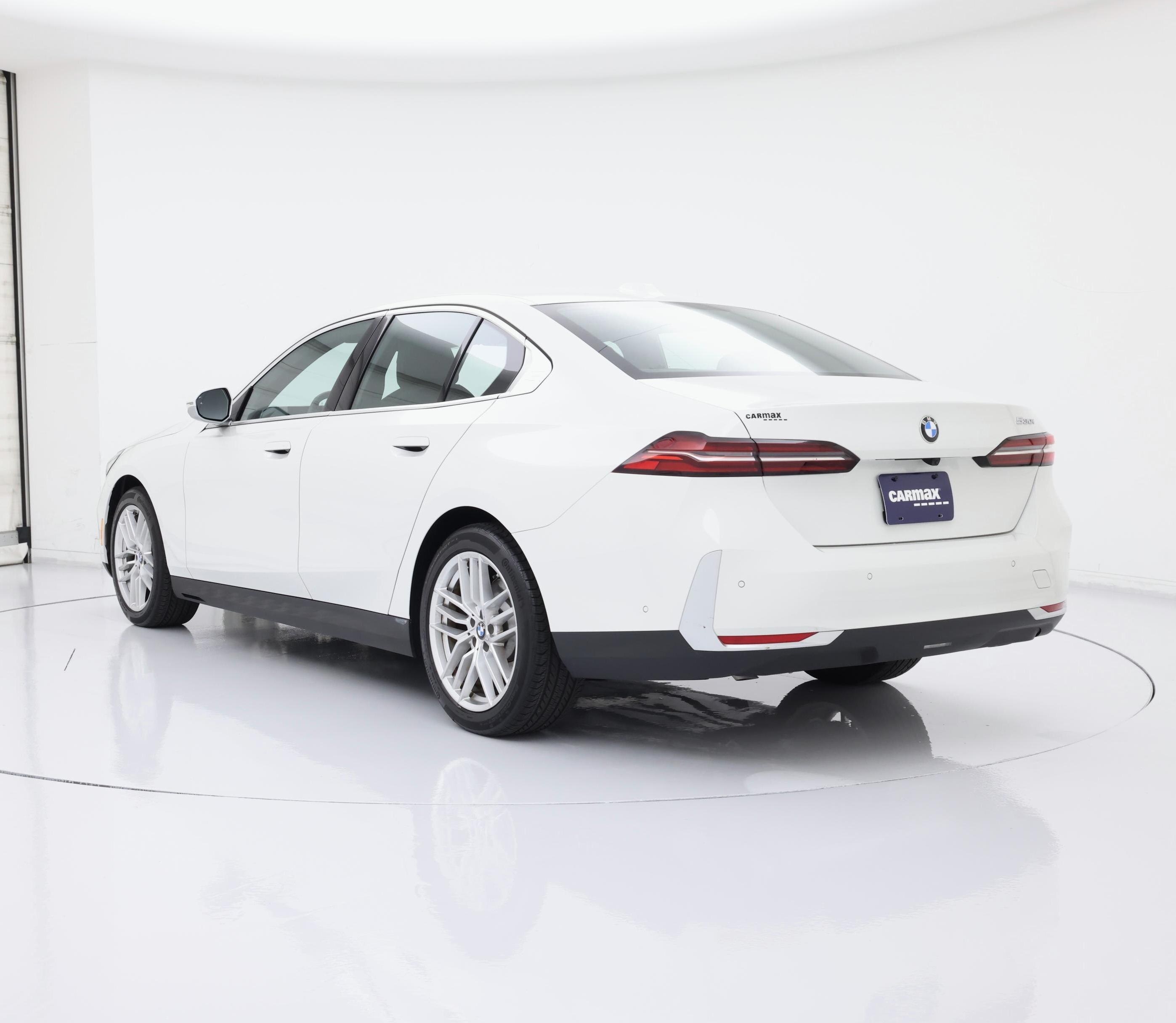 Thumbnail: 2024 BMW 5 Series - 2