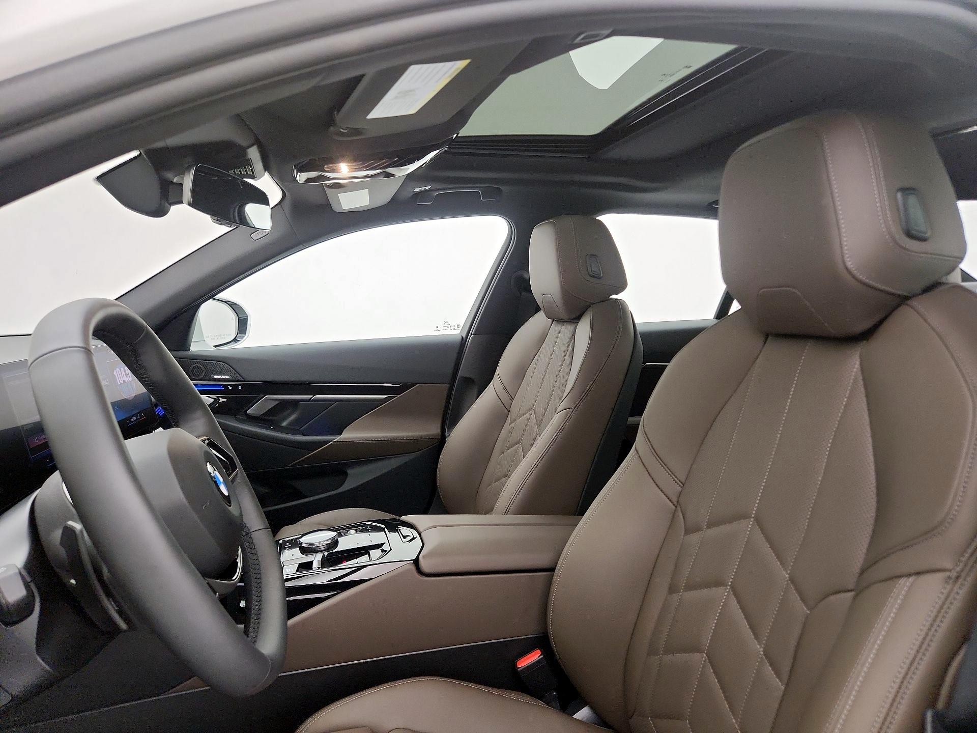 Thumbnail: 2024 BMW 5 Series - 20
