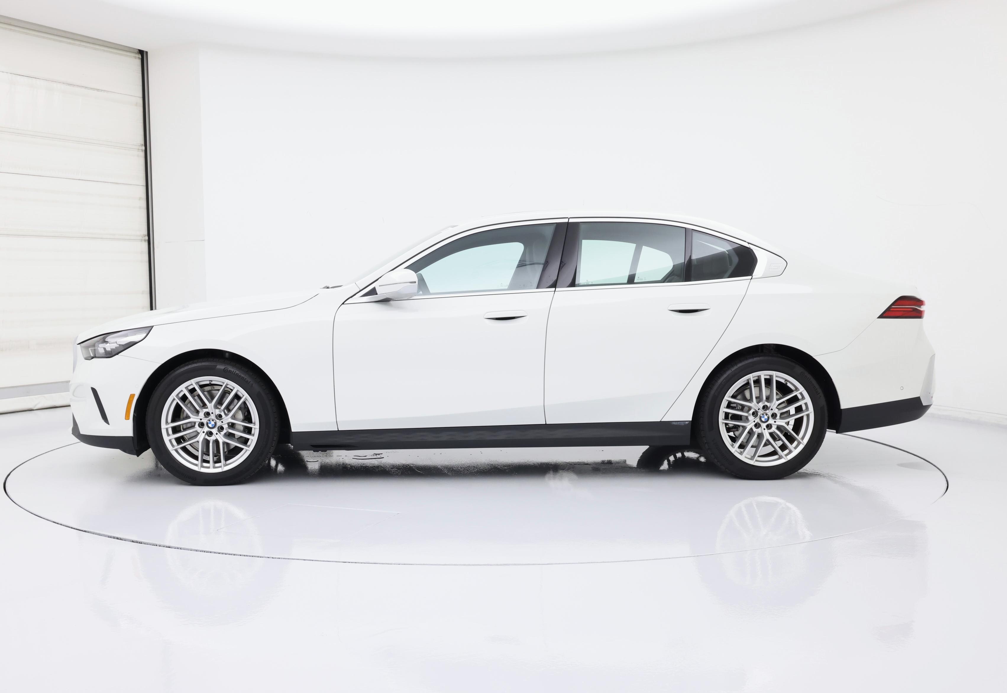 Thumbnail: 2024 BMW 5 Series - 3