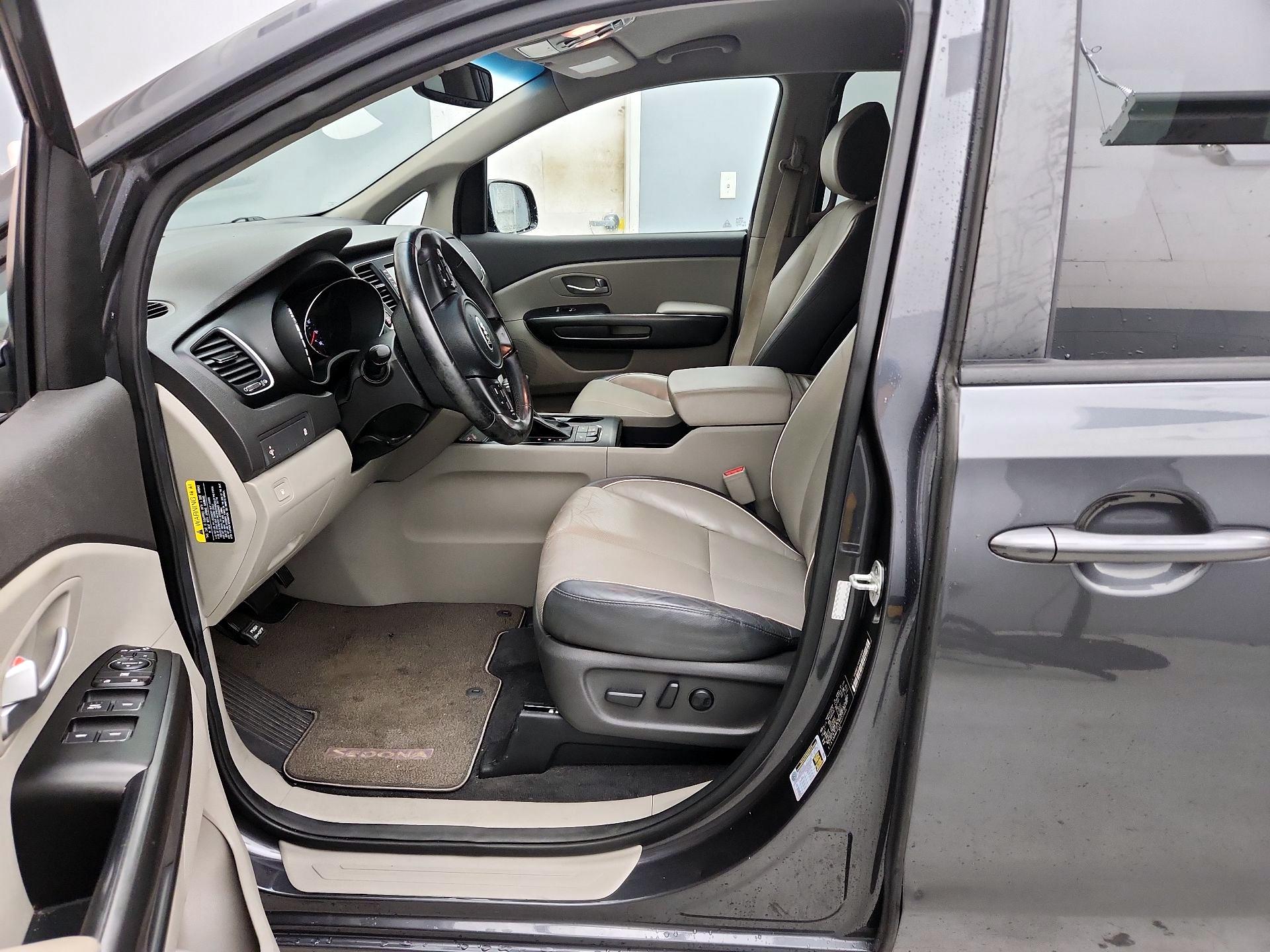 Thumbnail: 2017 Kia Sedona - 11