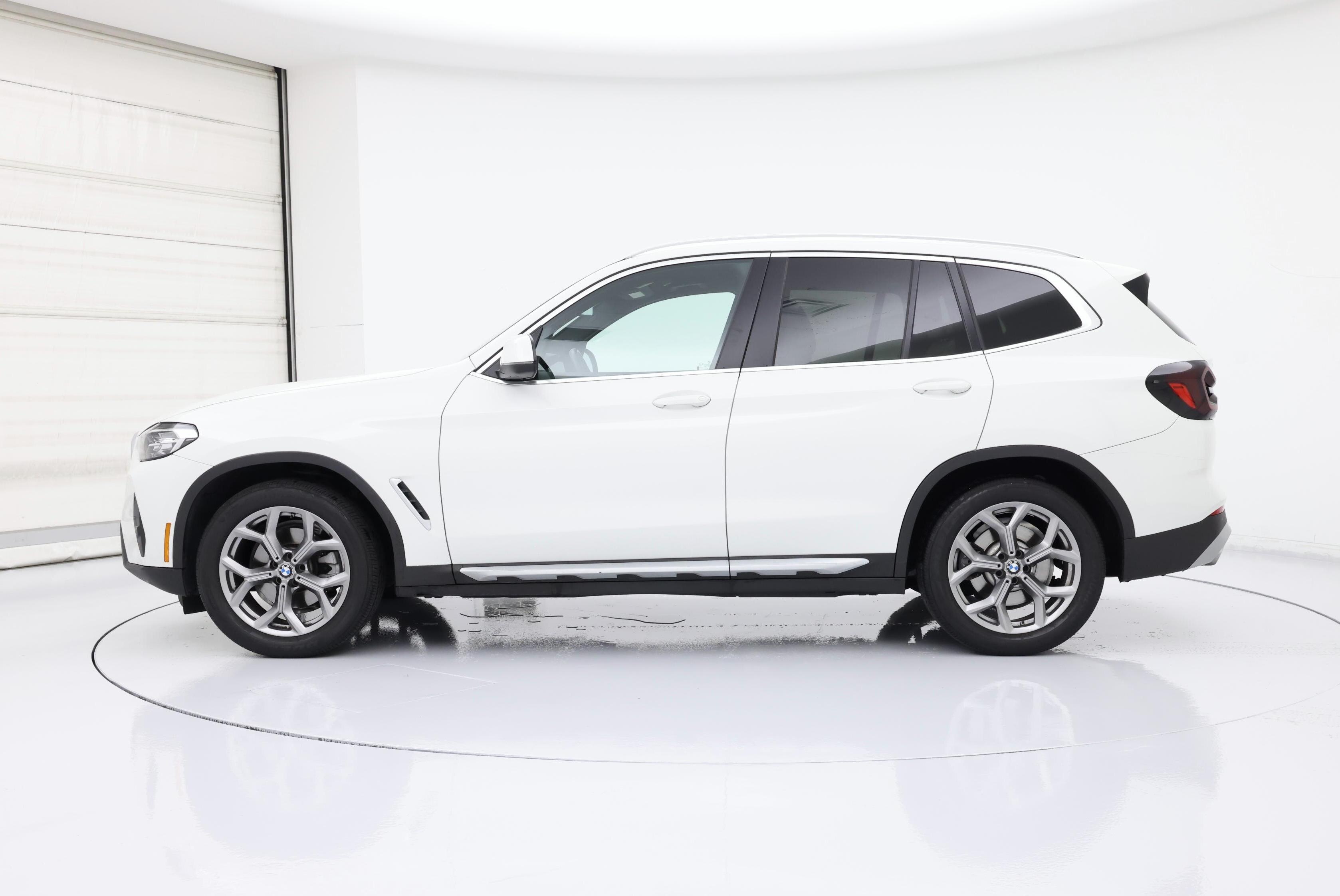 Thumbnail: 2022 BMW X3 - 3