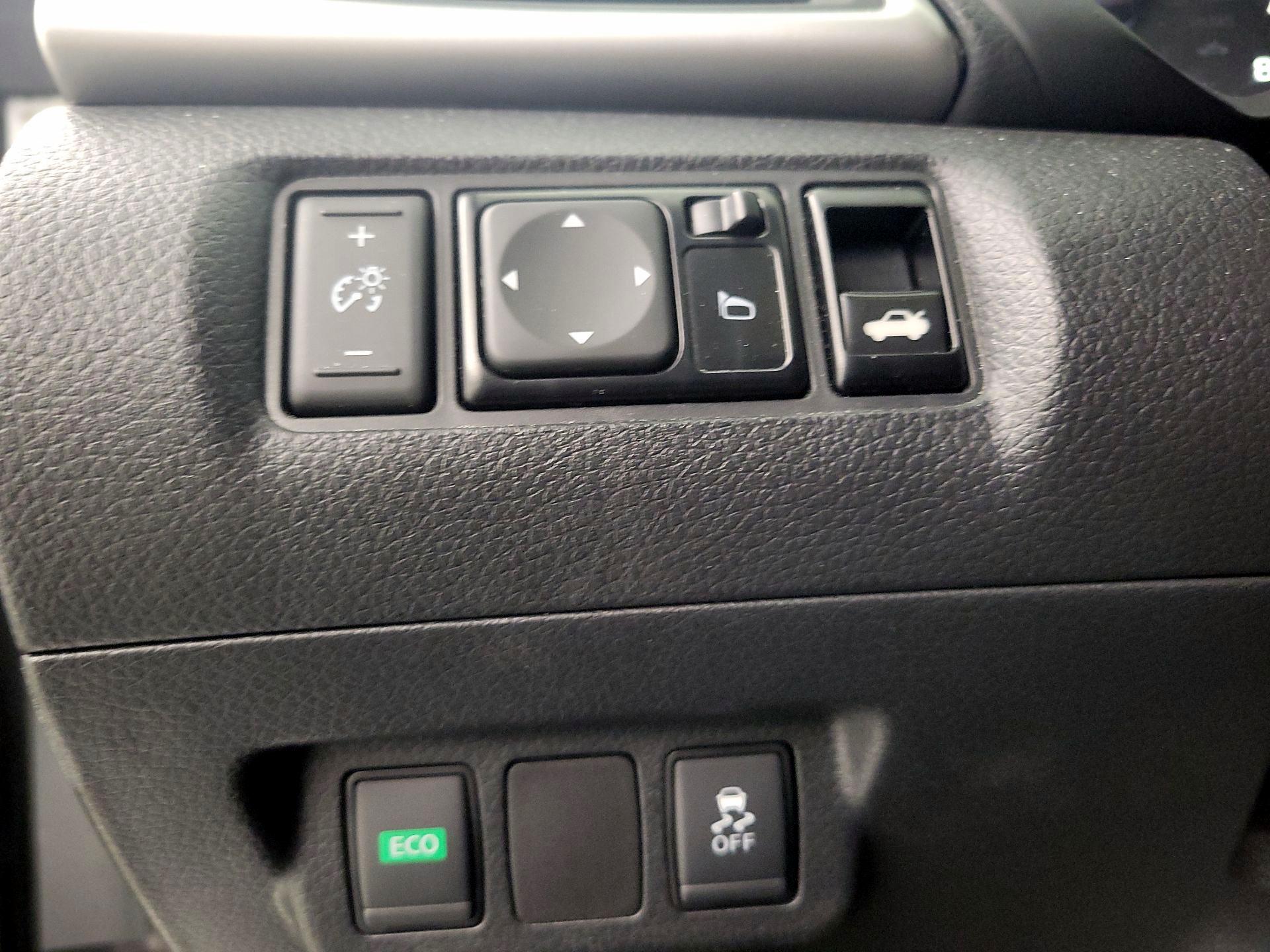 Thumbnail: 2019 Nissan Sentra - 11