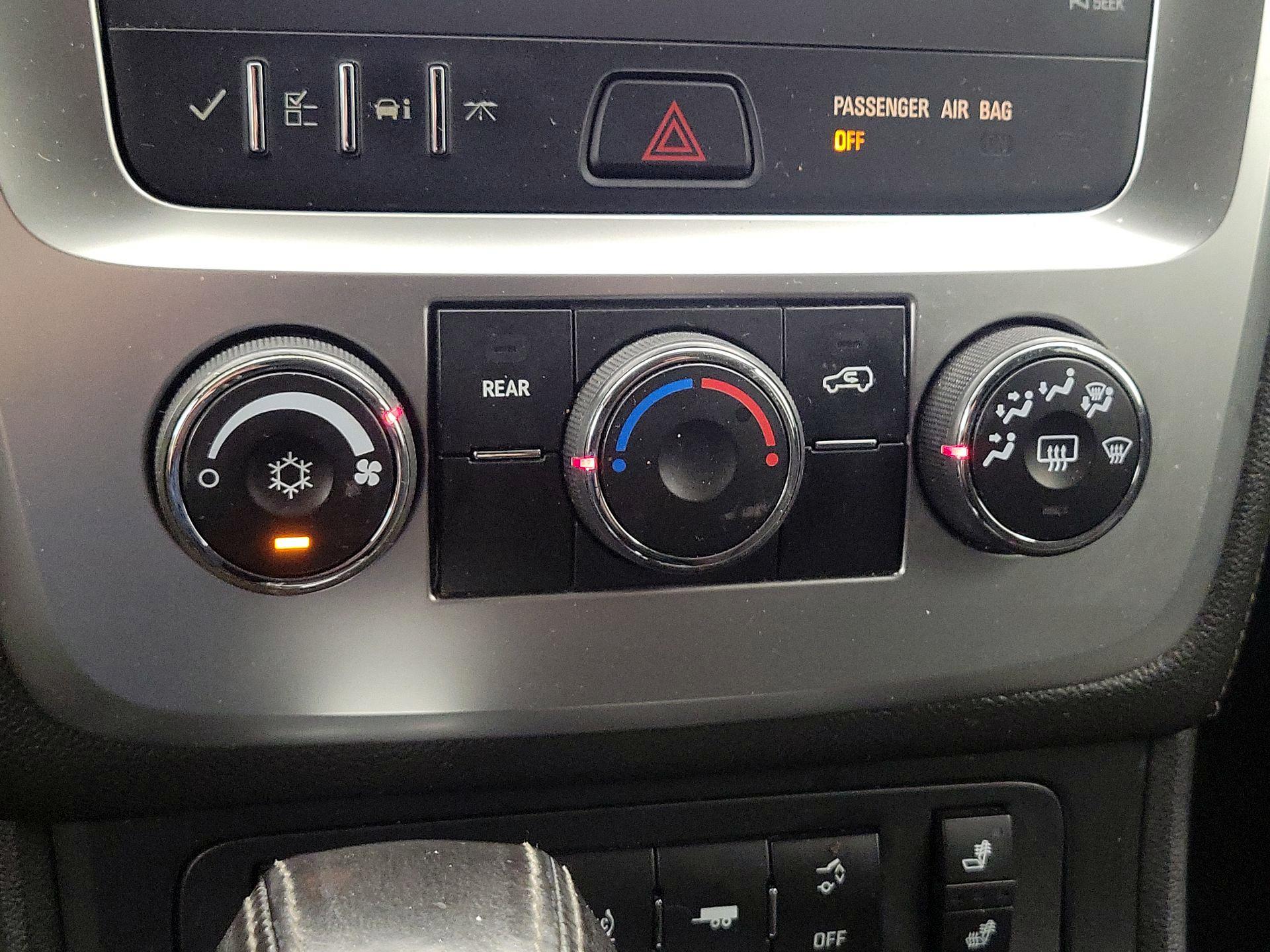Thumbnail: 2015 GMC Acadia - 16
