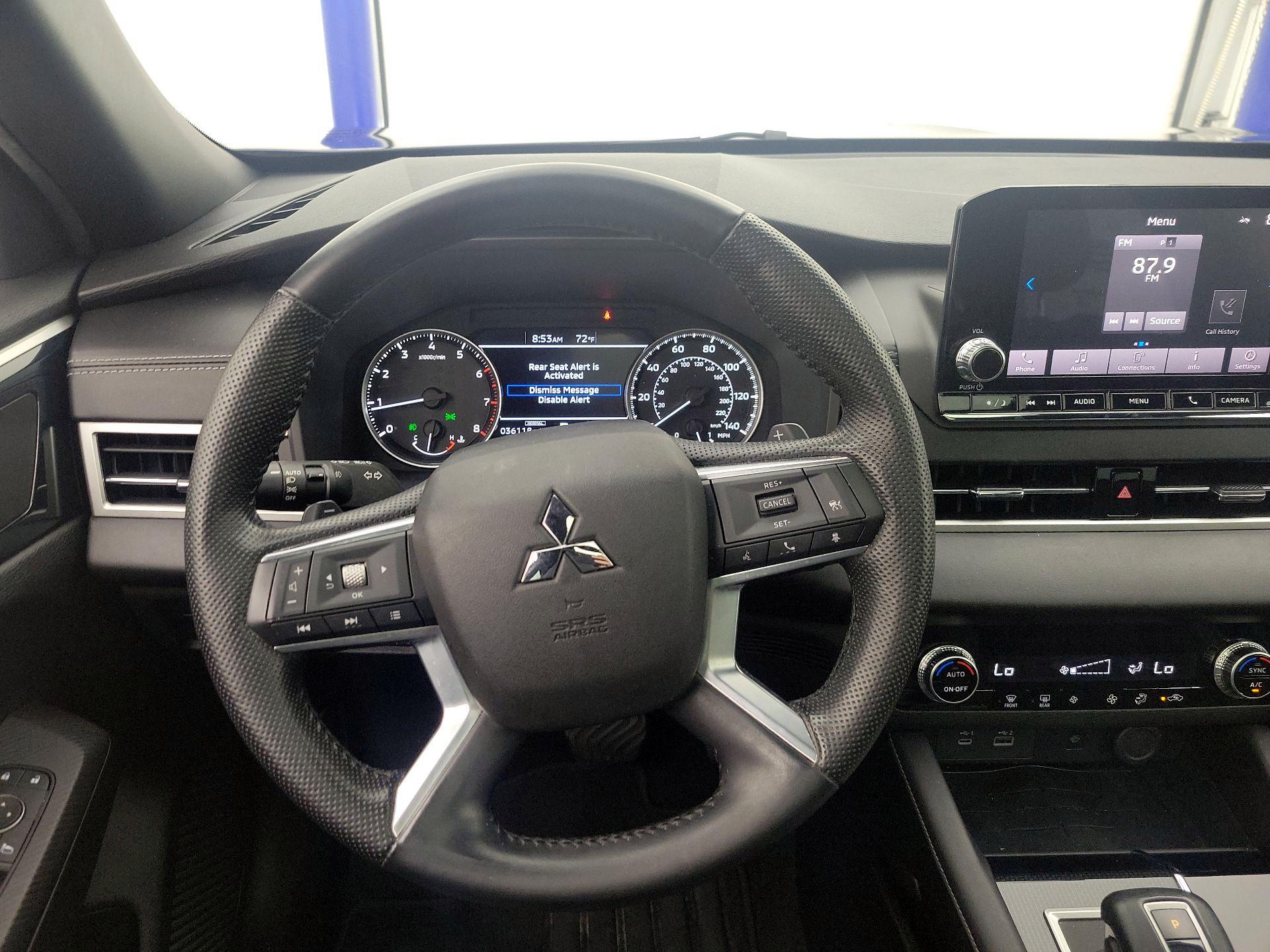 Thumbnail: 2022 Mitsubishi Outlander - 10