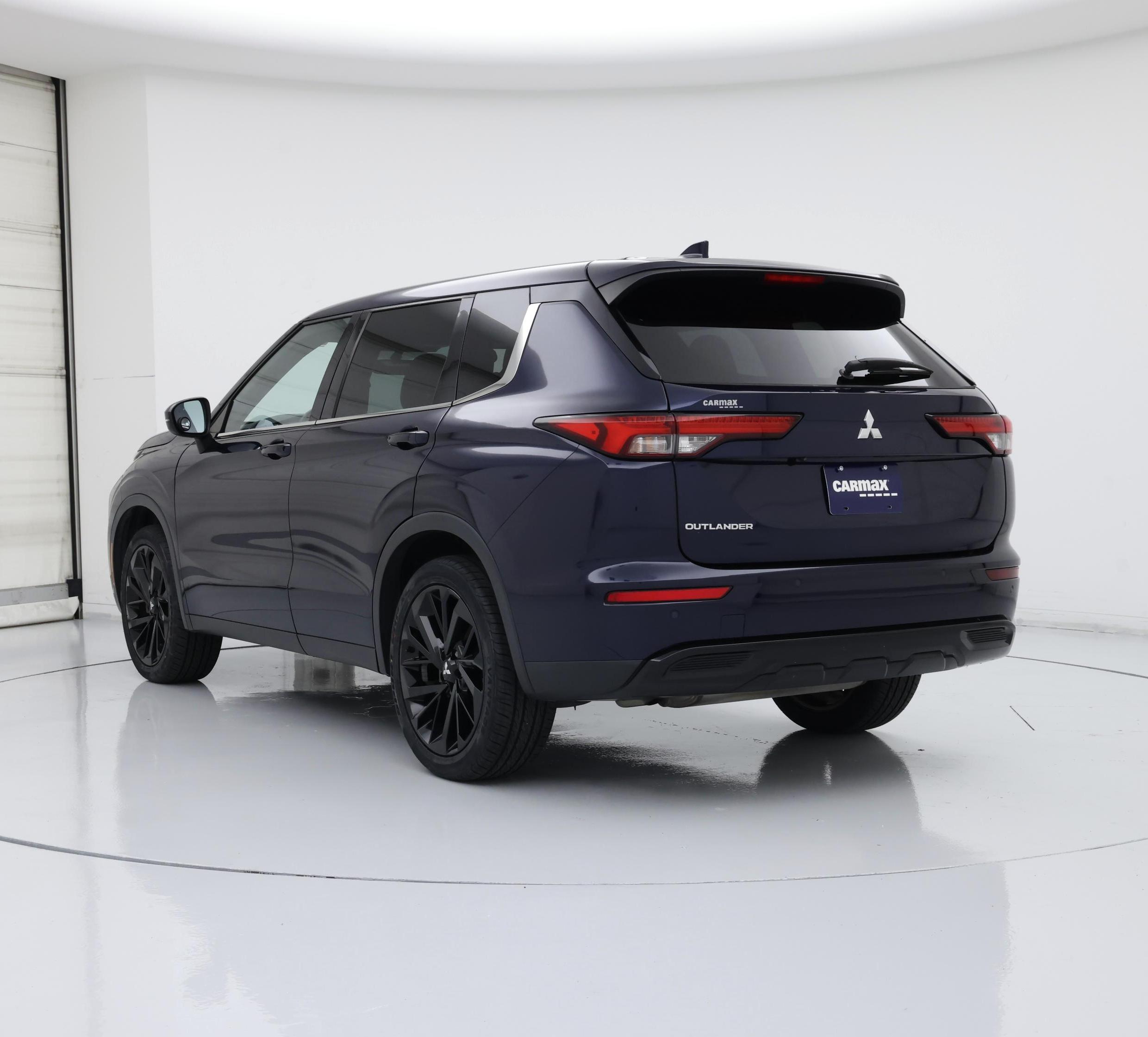 Thumbnail: 2022 Mitsubishi Outlander - 2