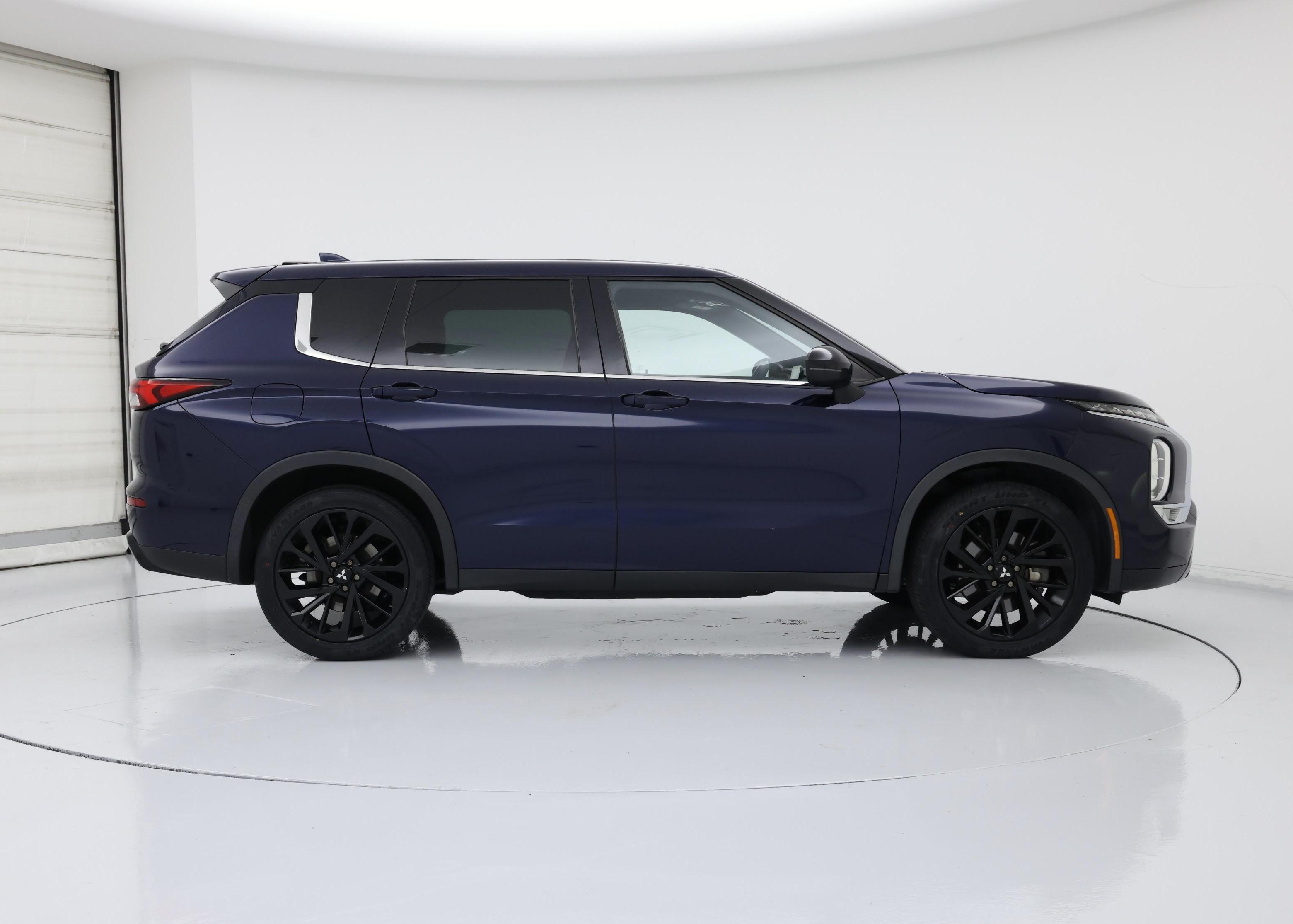 Thumbnail: 2022 Mitsubishi Outlander - 7