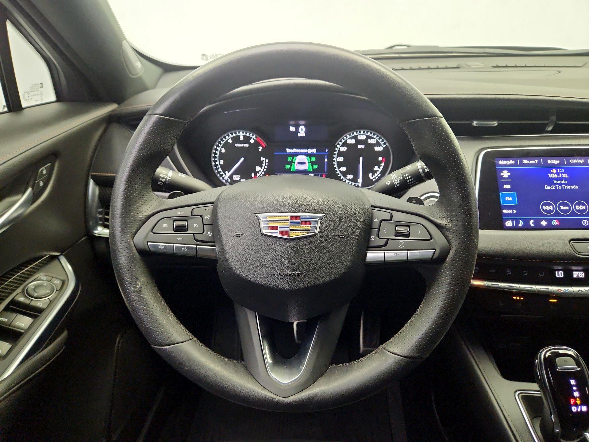 Thumbnail: 2023 Cadillac XT4 - 10